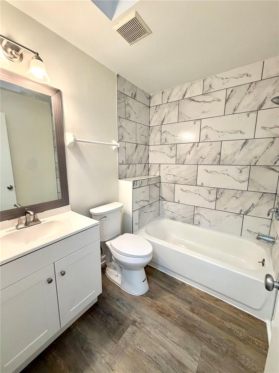 4351 Sandhurst Dr Property Photo 24