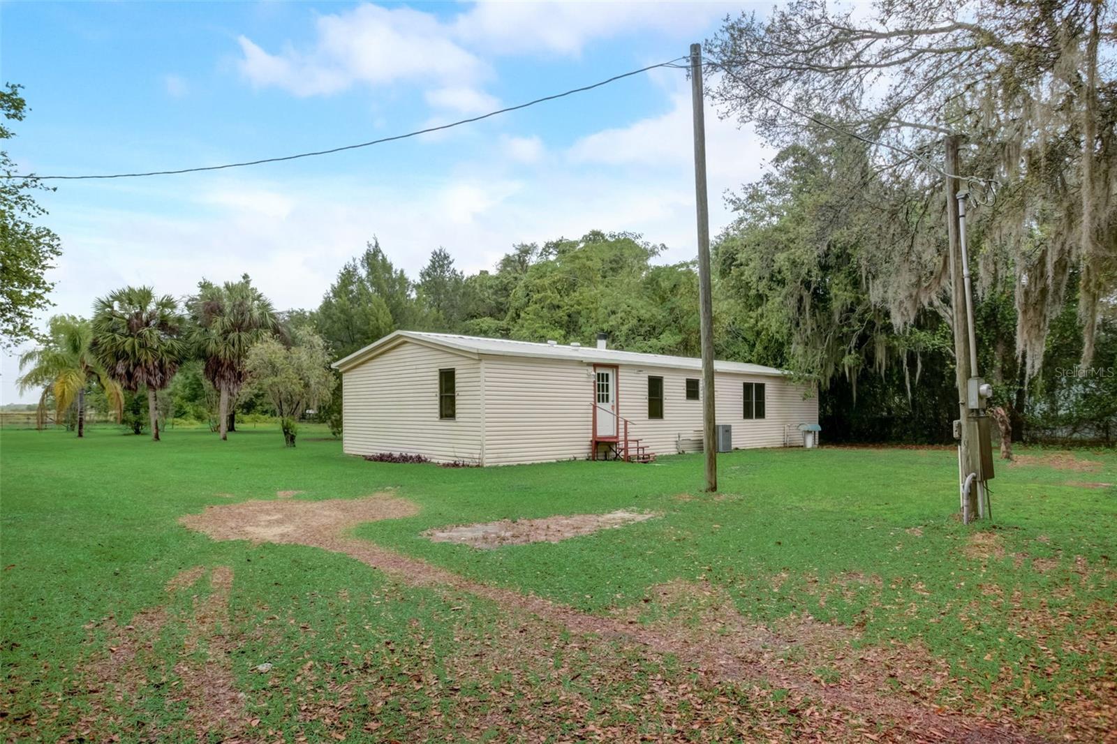 7119 State Road 33 Property Photo 15