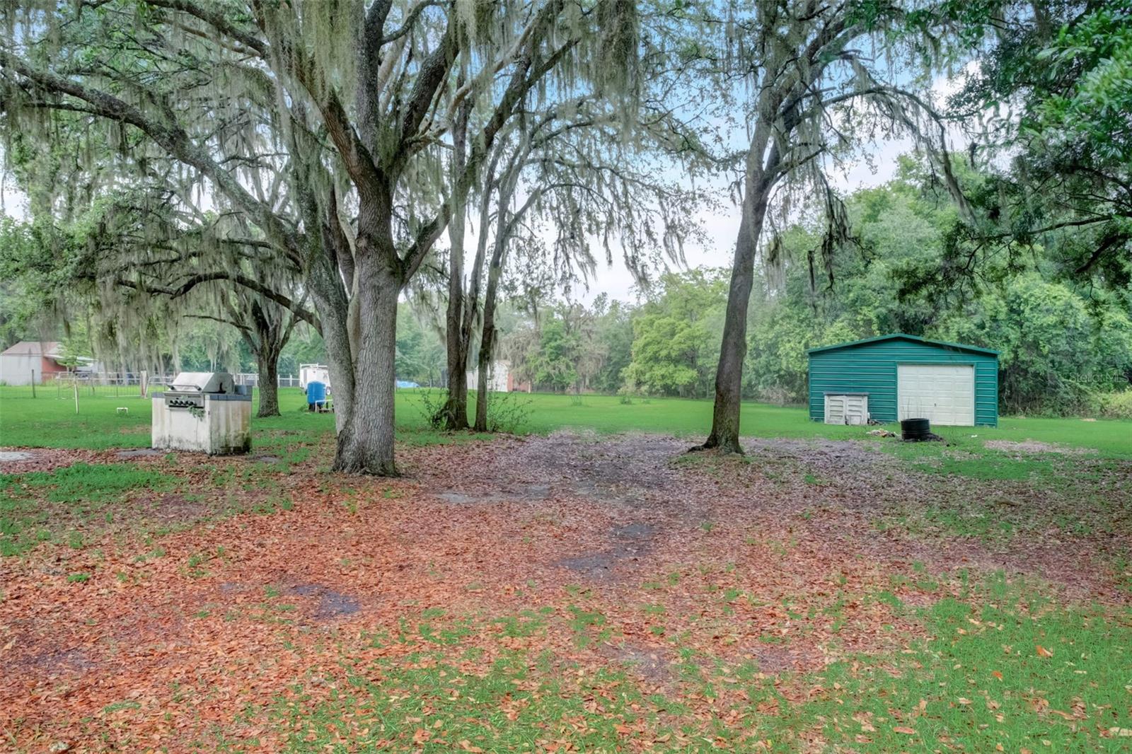 7119 State Road 33 Property Photo 16