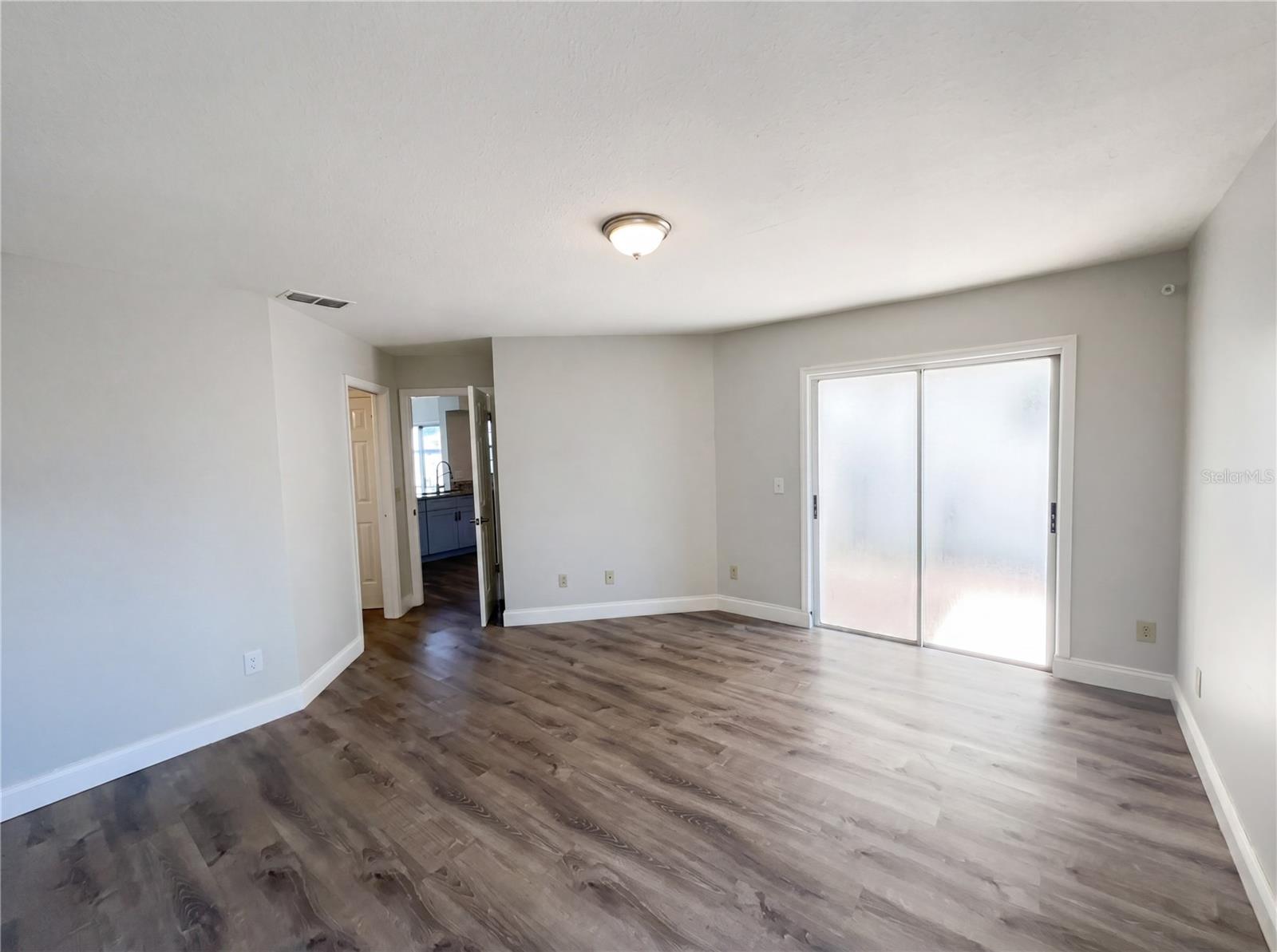 780 Olympic Cir #i3 Property Photo 8