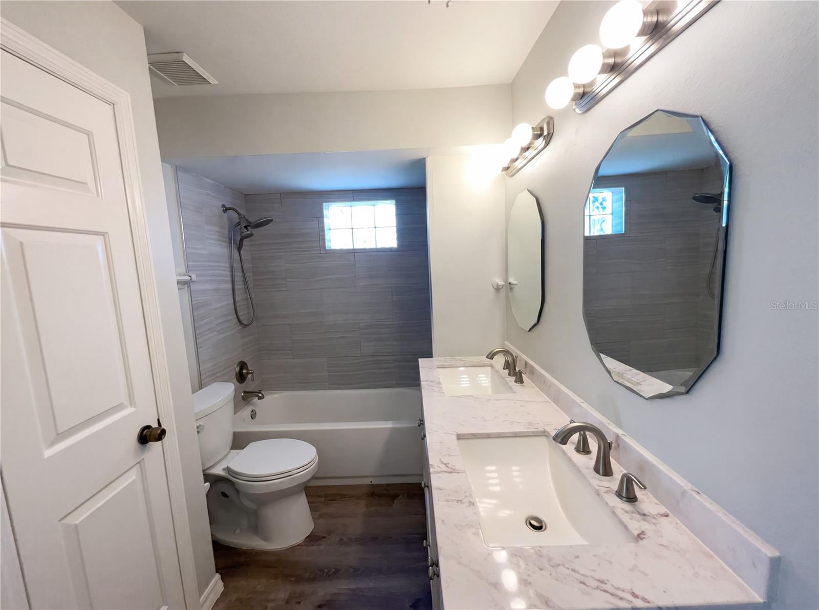 780 Olympic Cir #i3 Property Photo 12