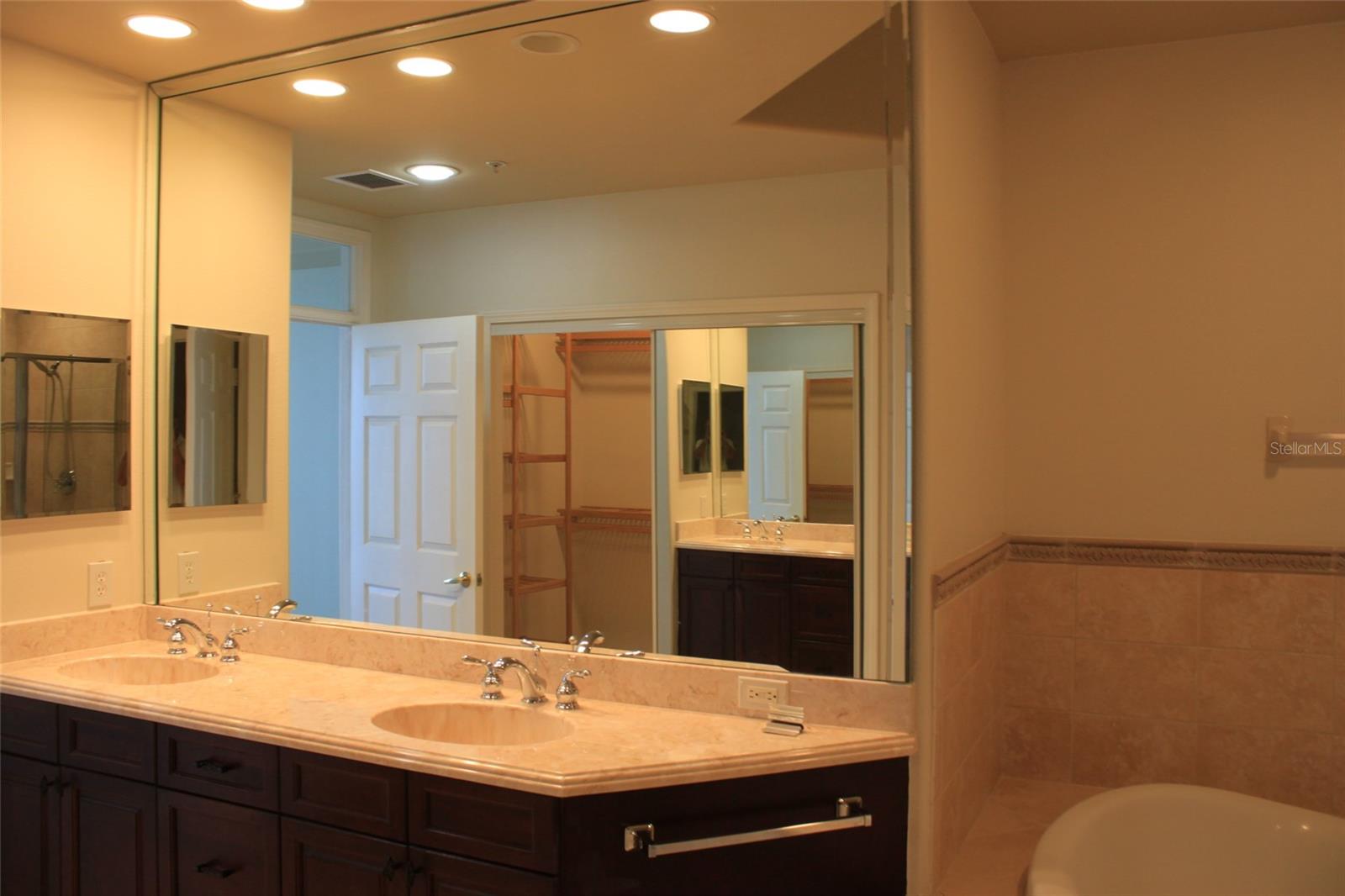 8743 The Esplanade #22 Property Photo 24