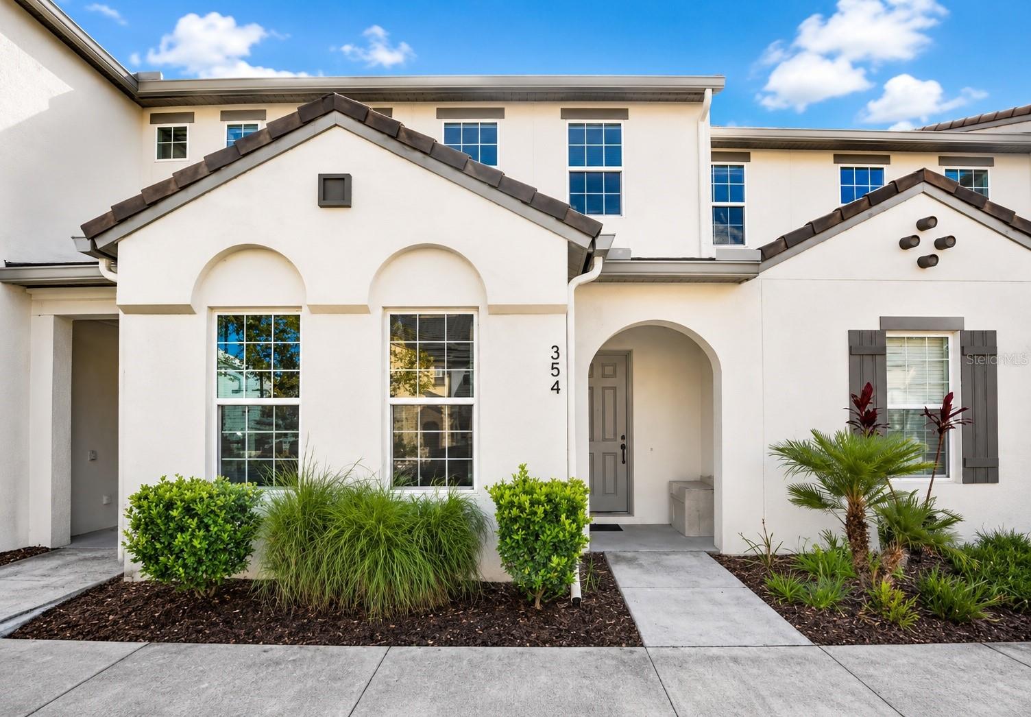 354 Captiva Dr Property Photo 1