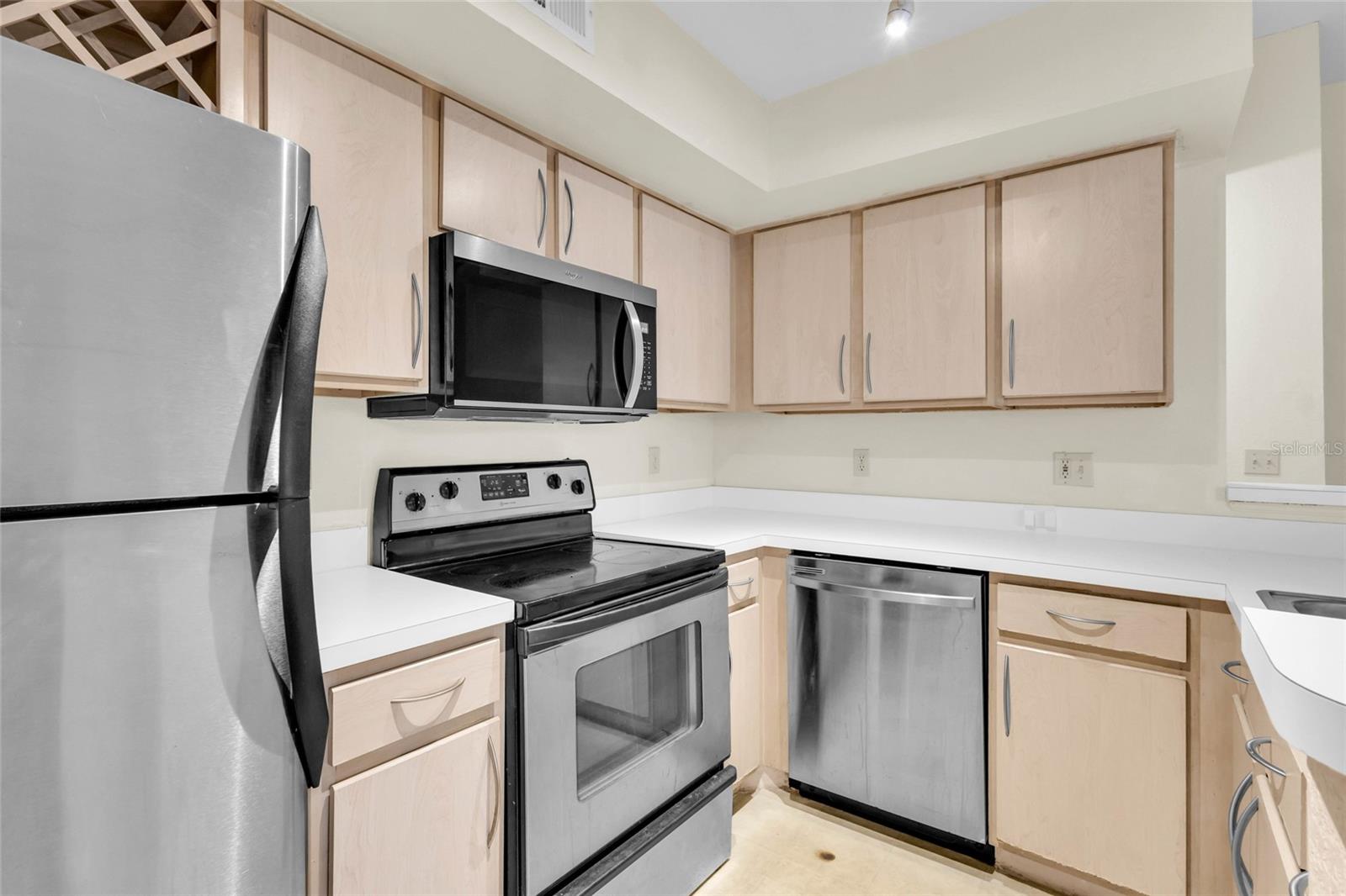 7280 Westpointe Blvd #831 Property Photo 8