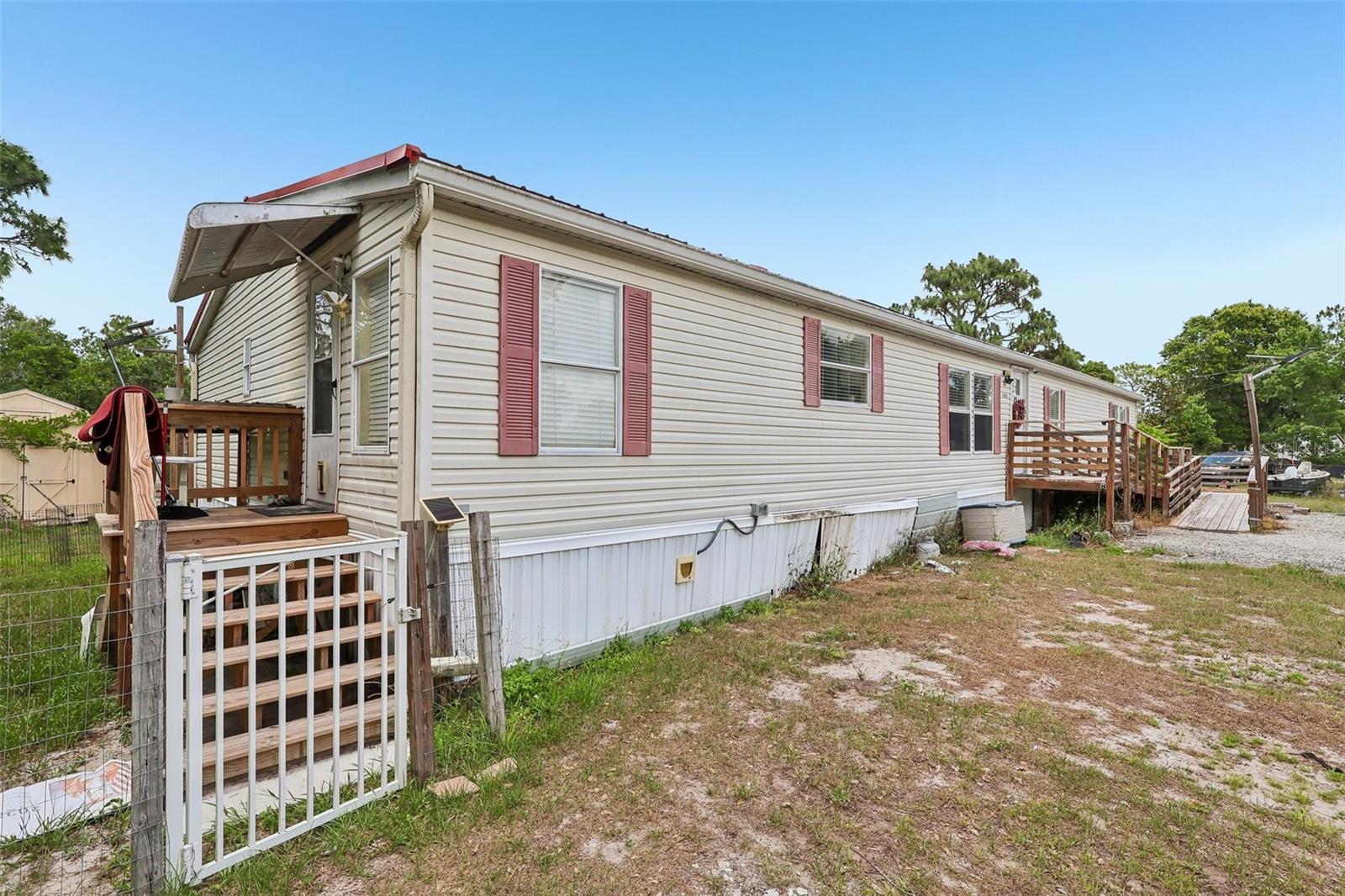 9085 Mercury Dr Property Photo 4