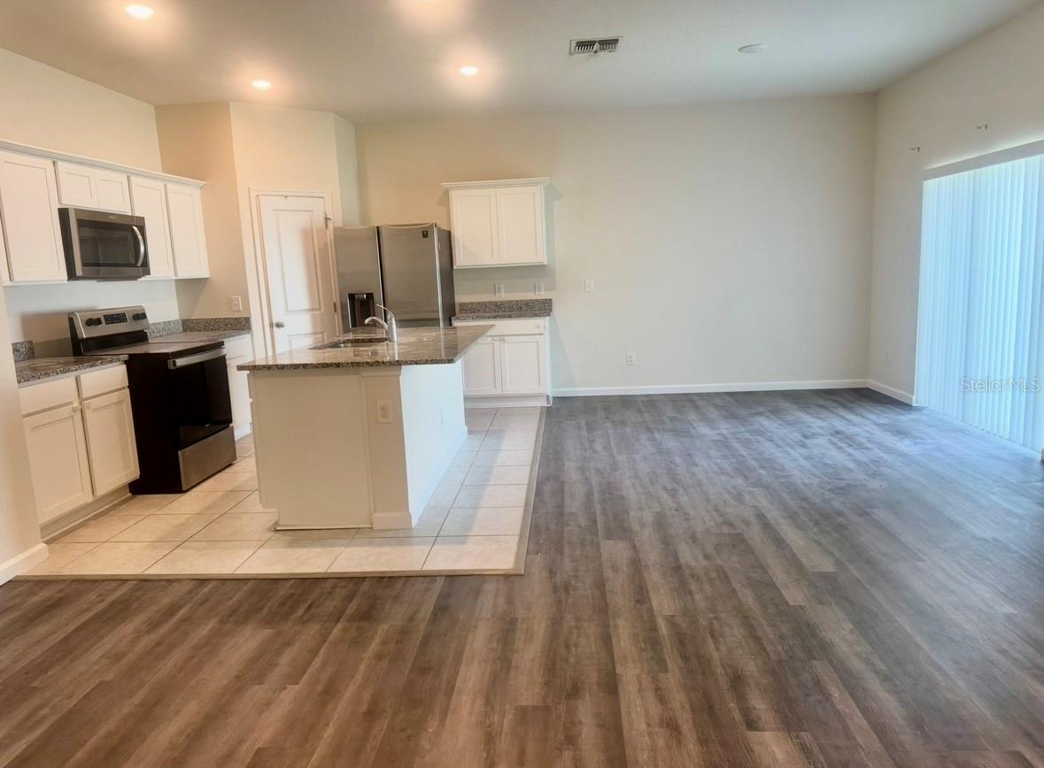 2257 Litchfield Loop Property Photo 3