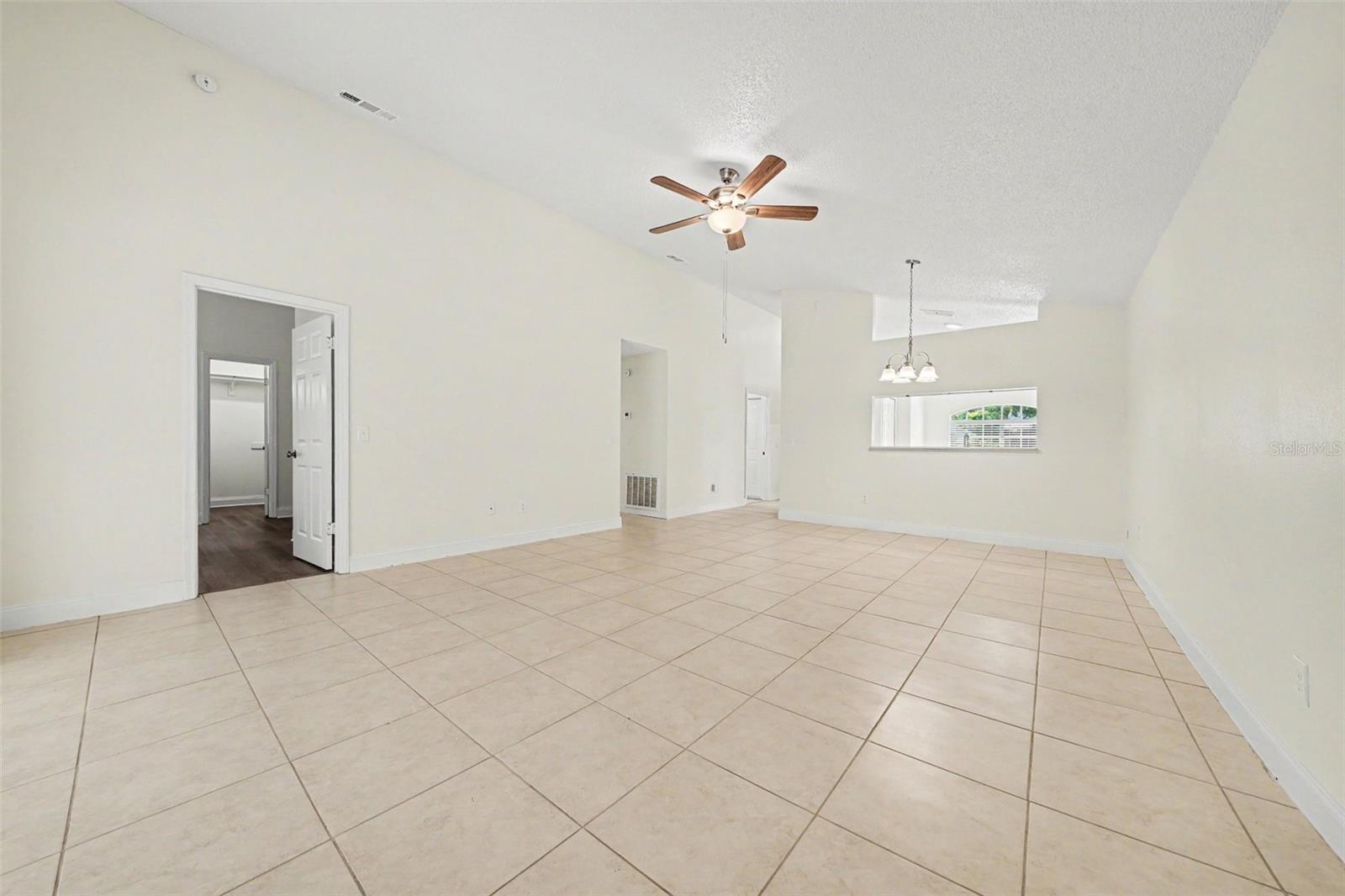 4533 Bridgeton Ln Property Photo 2
