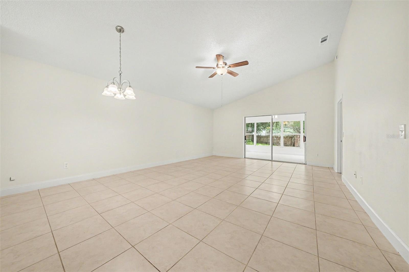 4533 Bridgeton Ln Property Photo 3