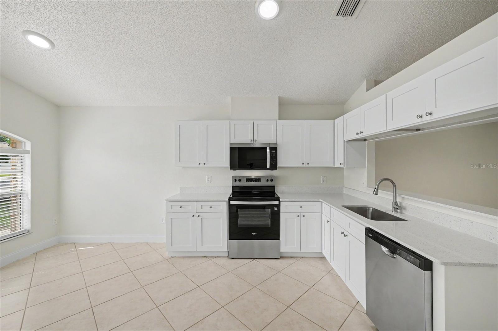 4533 Bridgeton Ln Property Photo 4