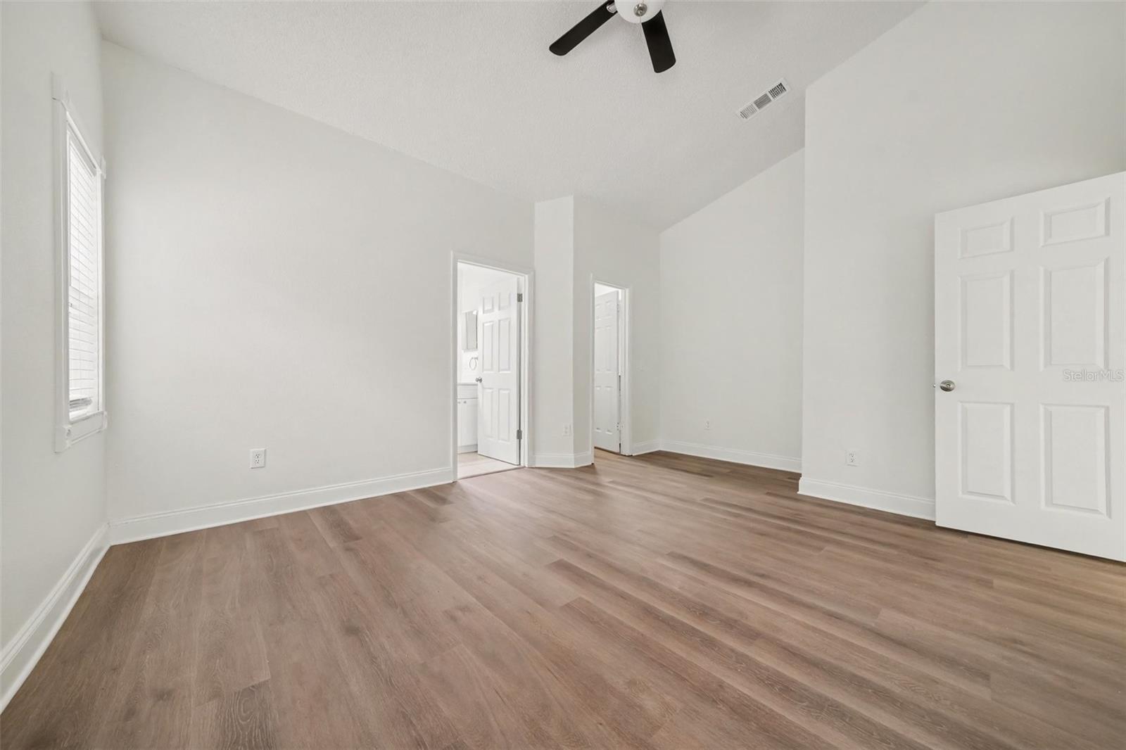 4533 Bridgeton Ln Property Photo 7