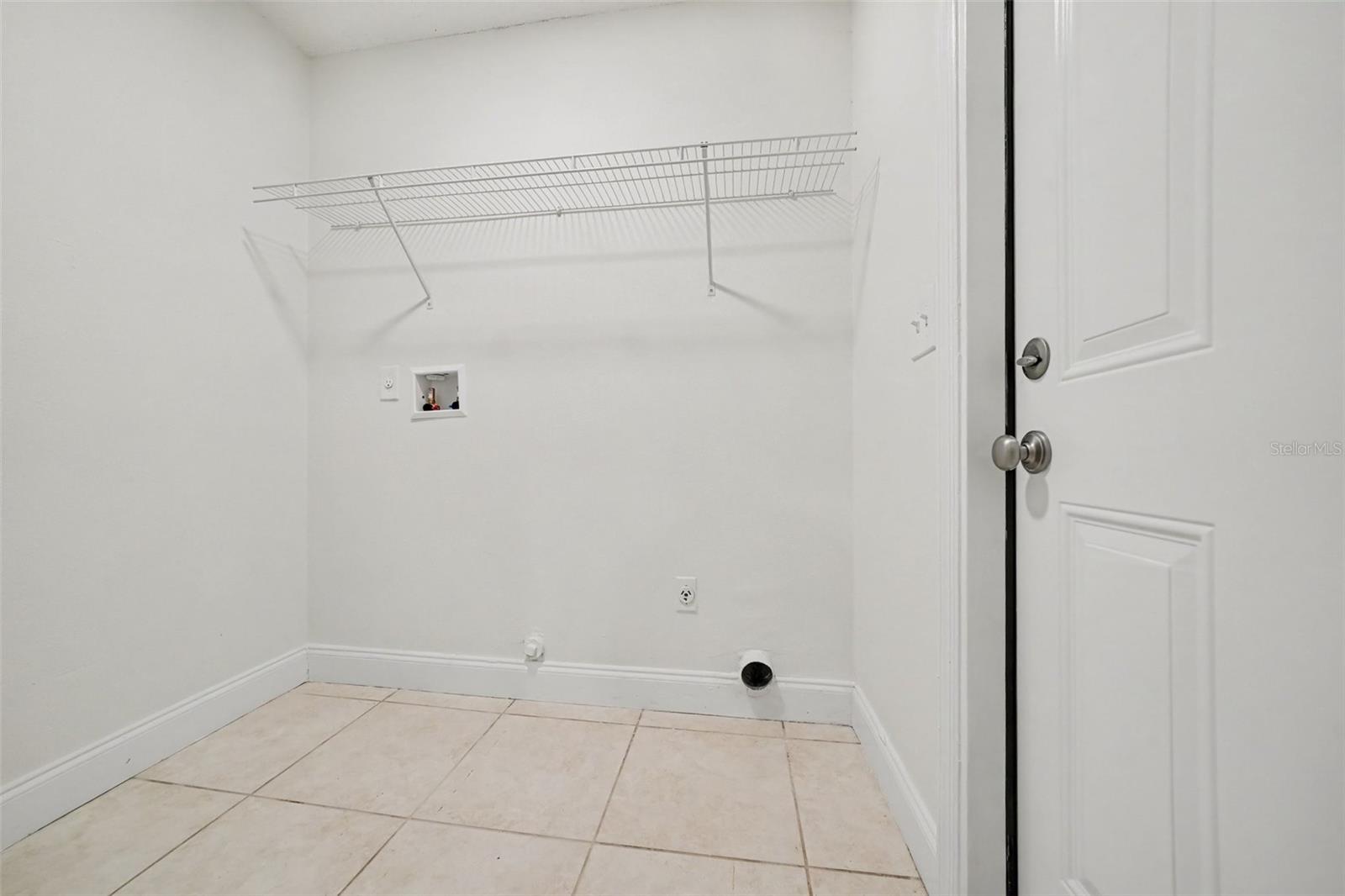 4533 Bridgeton Ln Property Photo 9