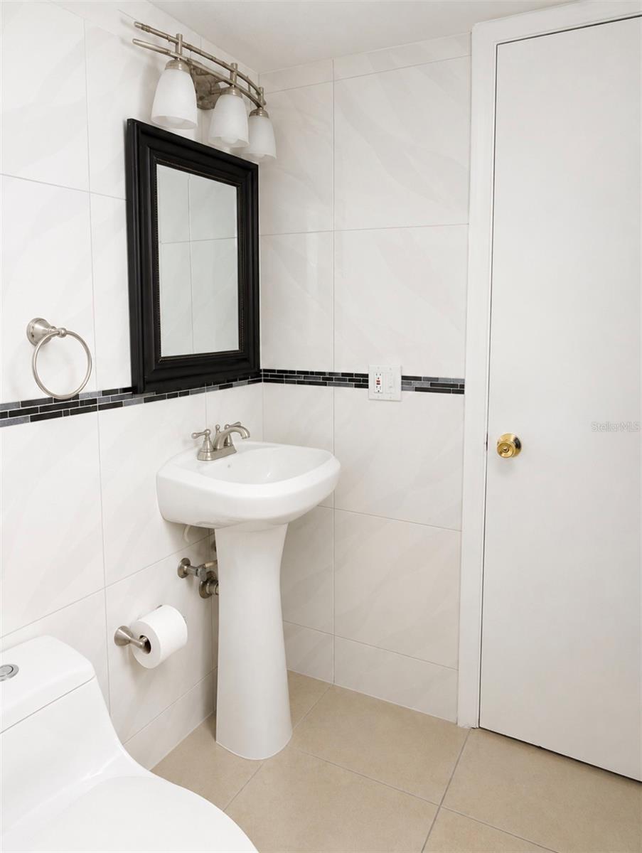 6831 W 14 Ct #306 Property Photo 11
