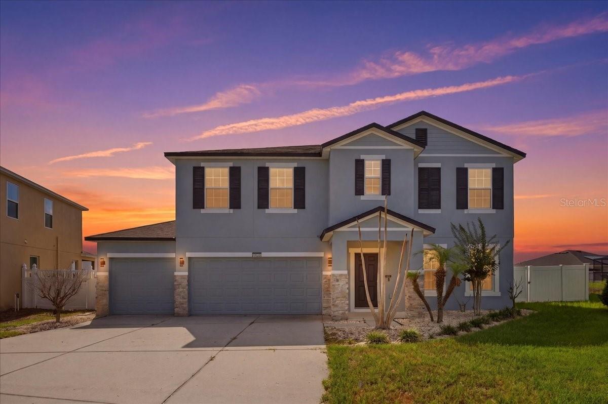 9012 Orange Blossom Loop Property Photo 1
