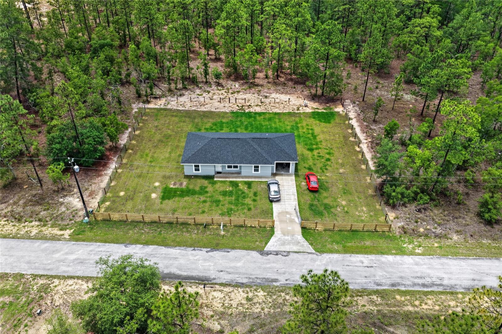 452 Nw Crocus Ln Property Photo 1