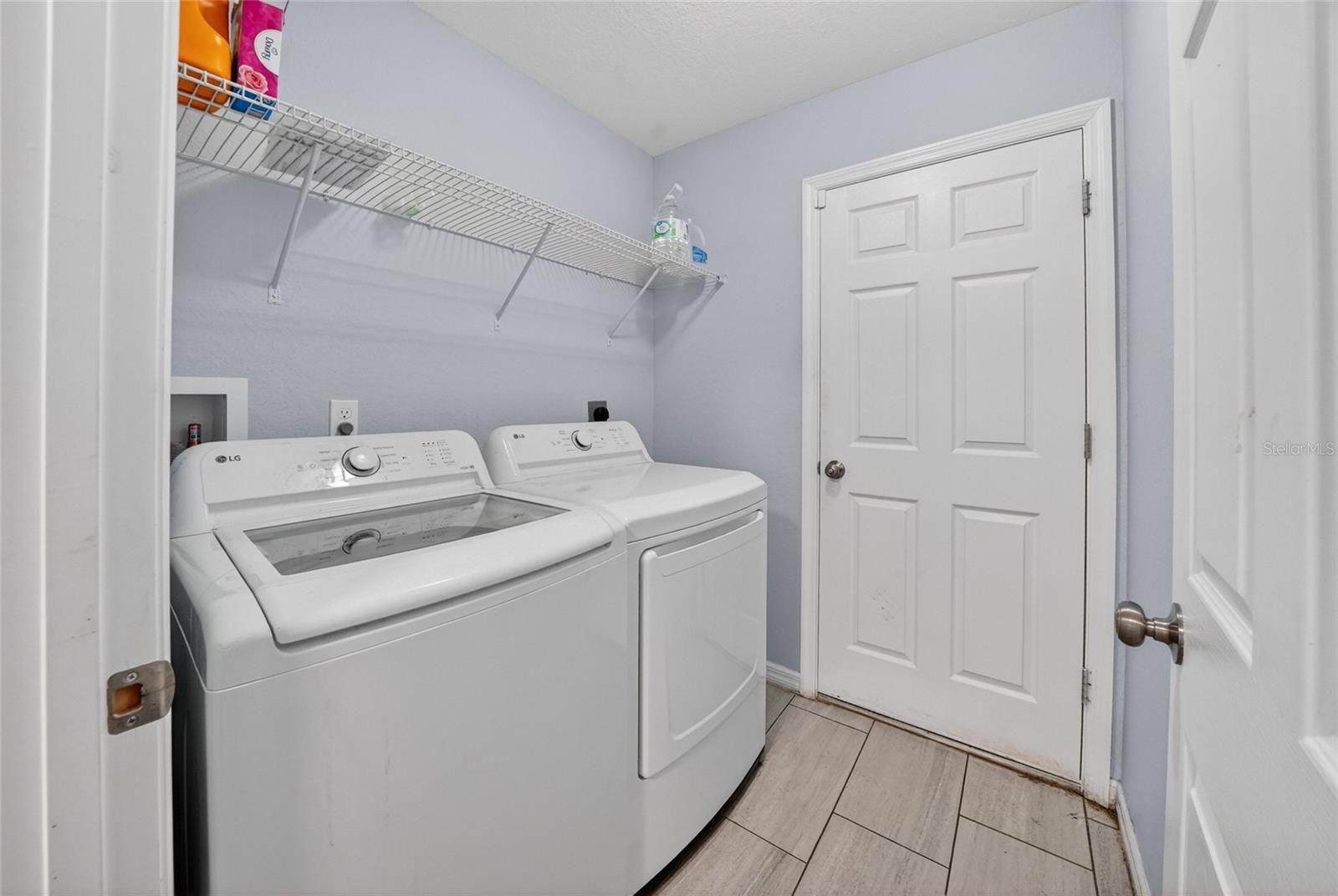 452 Nw Crocus Ln Property Photo 5