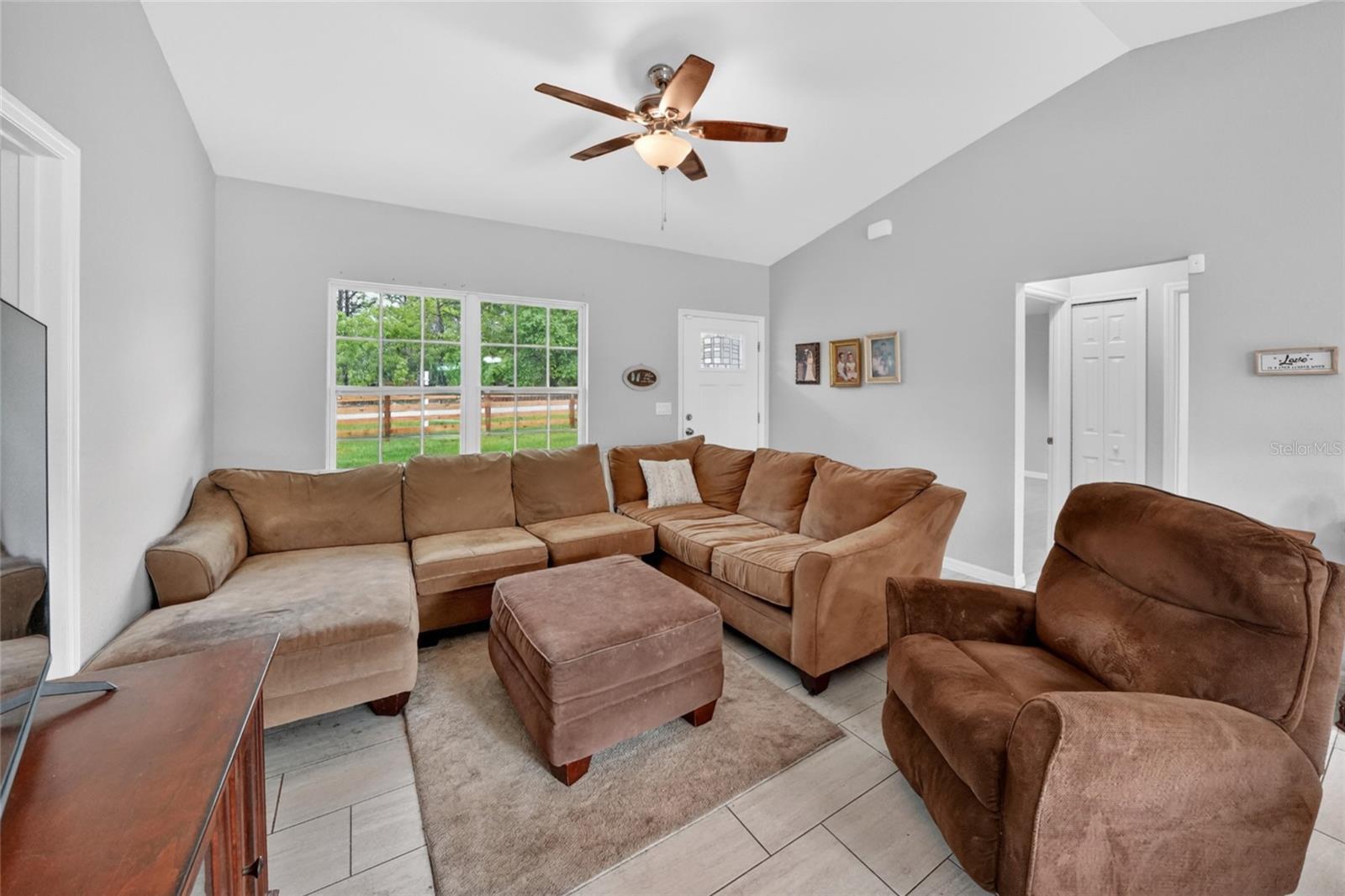452 Nw Crocus Ln Property Photo 12