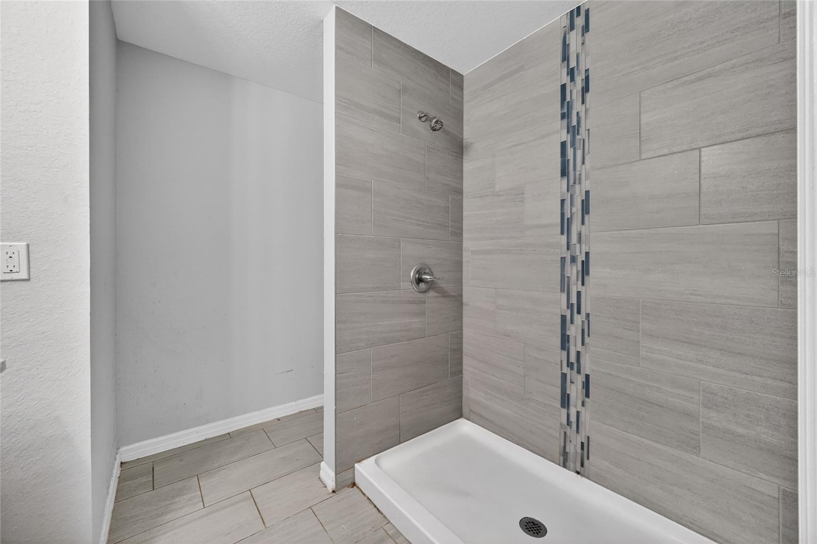 452 Nw Crocus Ln Property Photo 15
