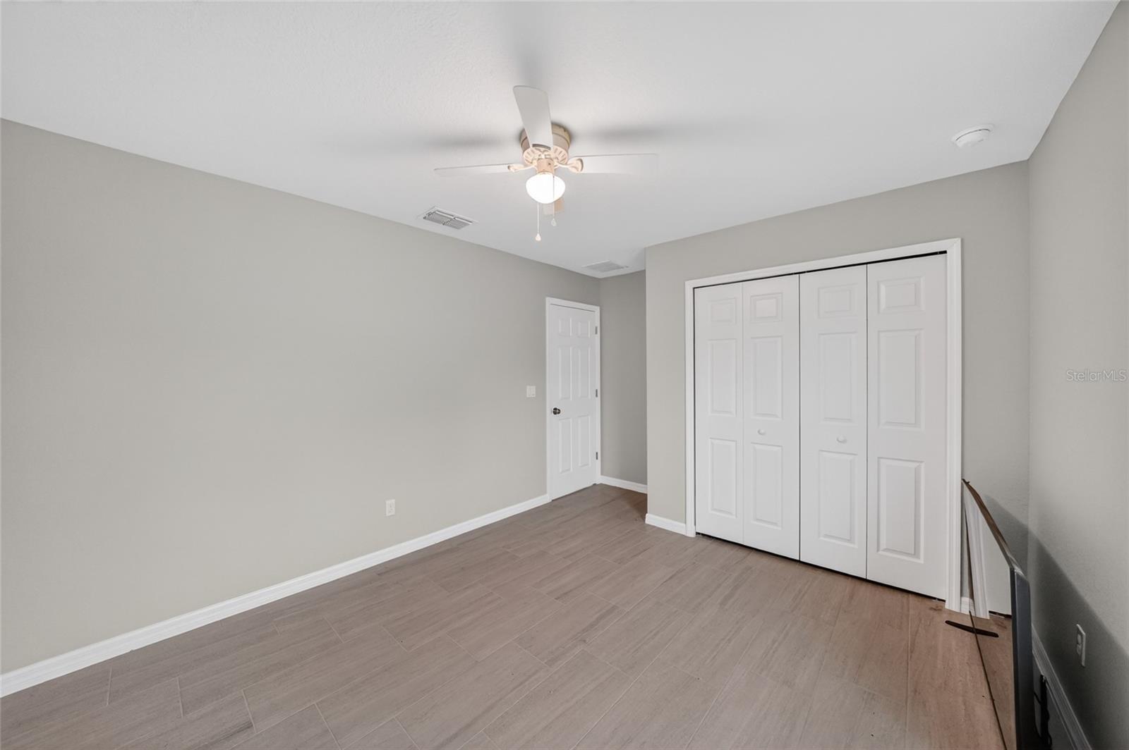 452 Nw Crocus Ln Property Photo 18