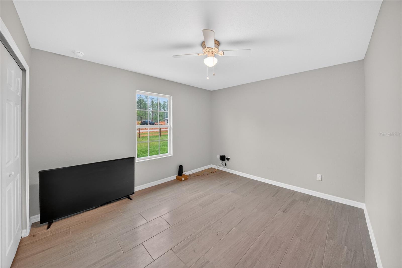 452 Nw Crocus Ln Property Photo 19