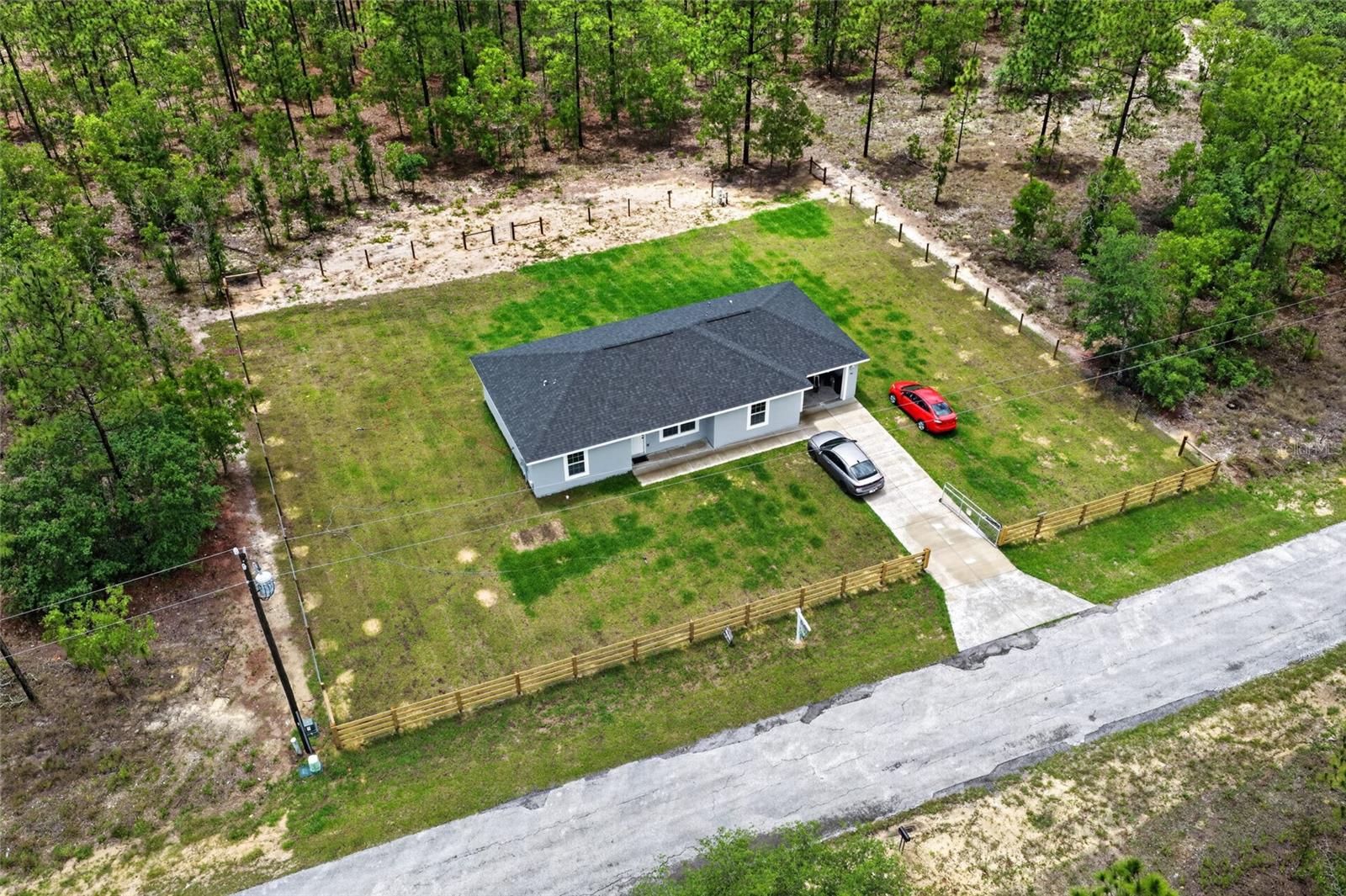 452 Nw Crocus Ln Property Photo 25