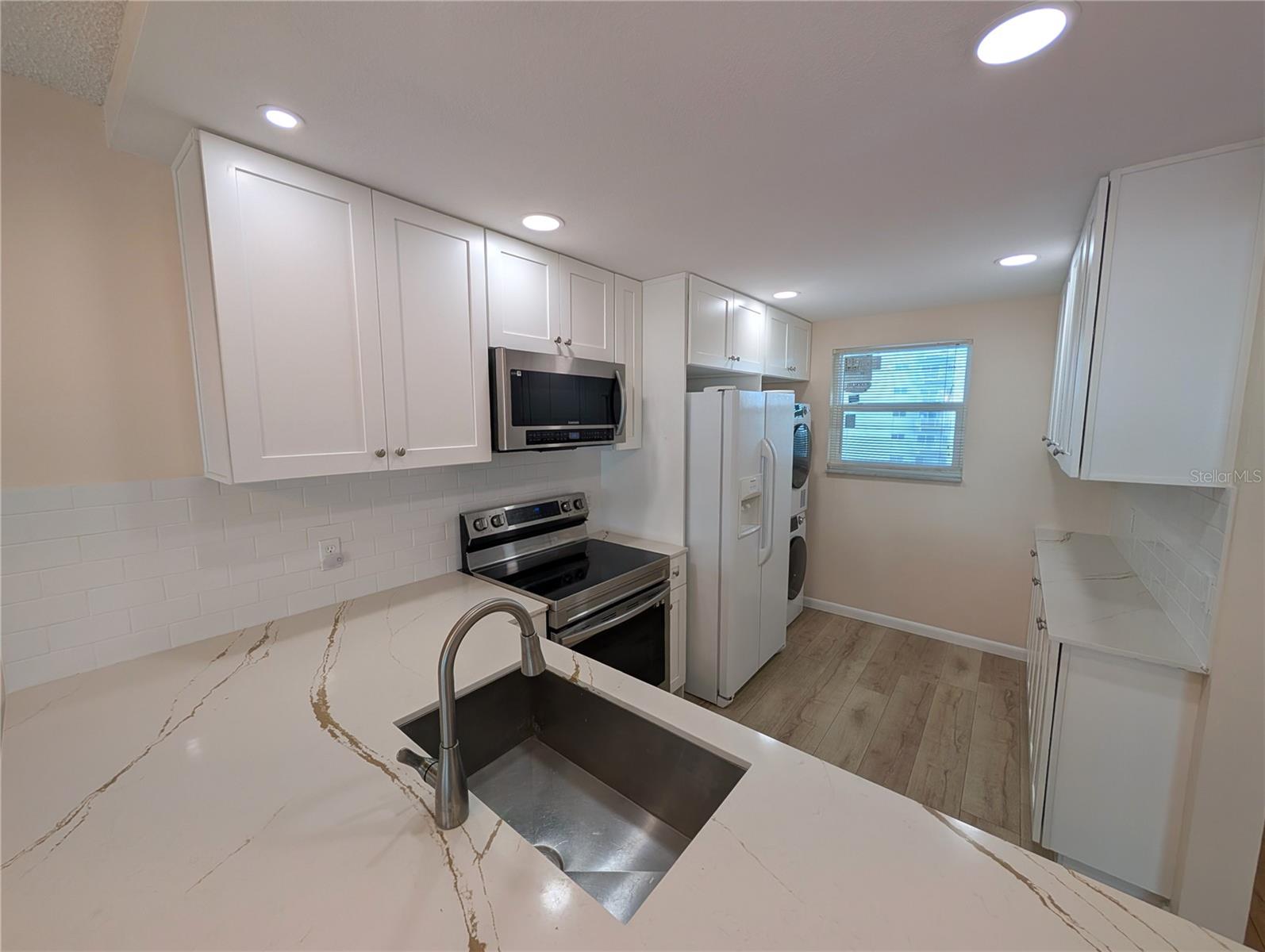 18304 Gulf Blvd #406 Property Photo 4