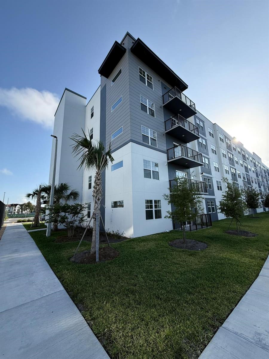 5579 Pga Blvd #524 Property Photo 3
