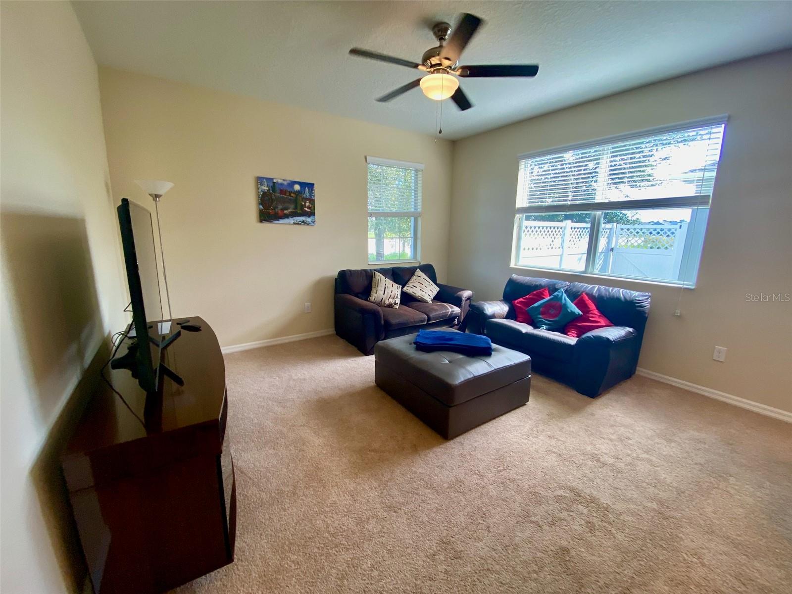 12802 Strode Ln Property Photo 4