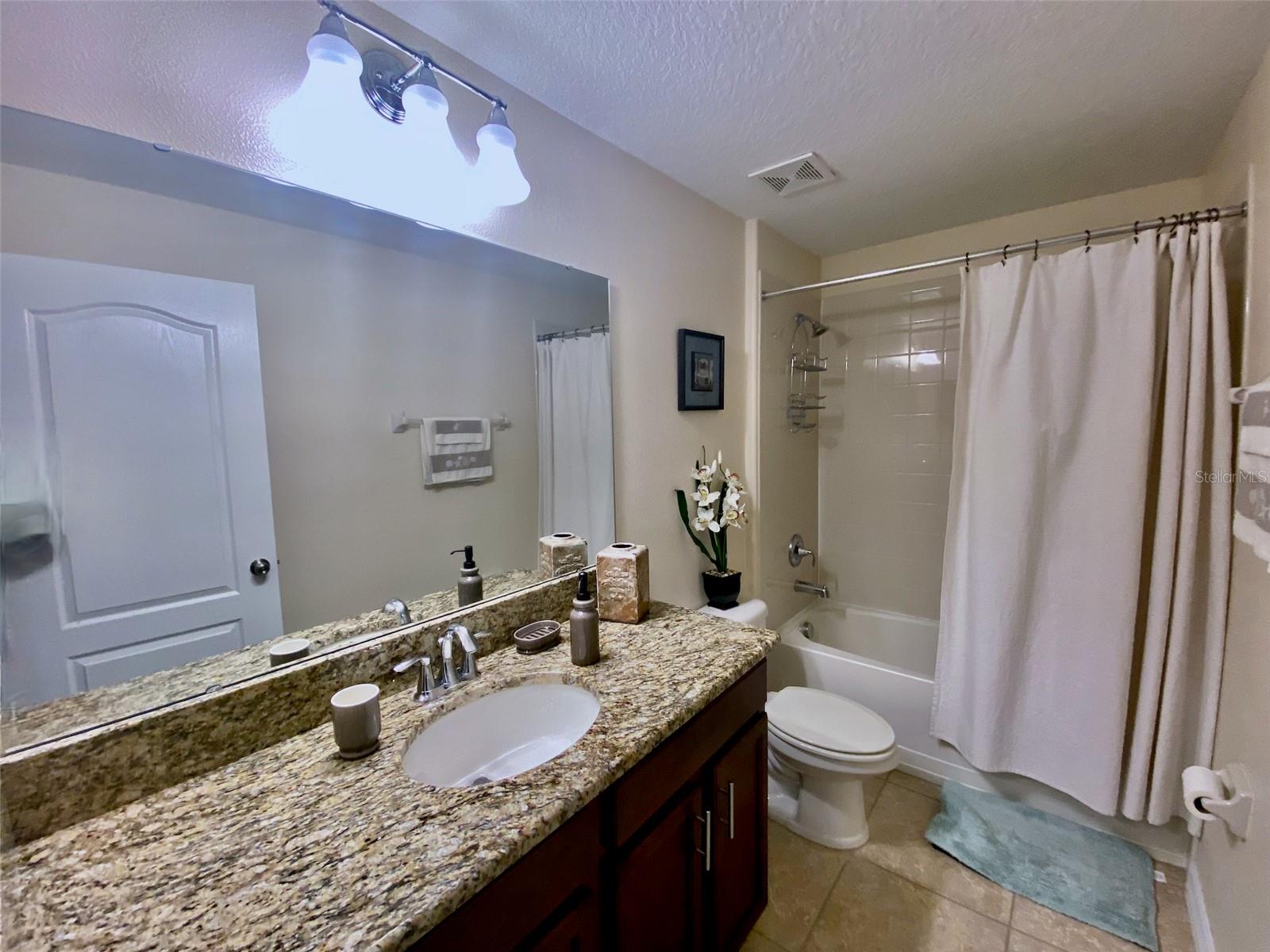 12802 Strode Ln Property Photo 9