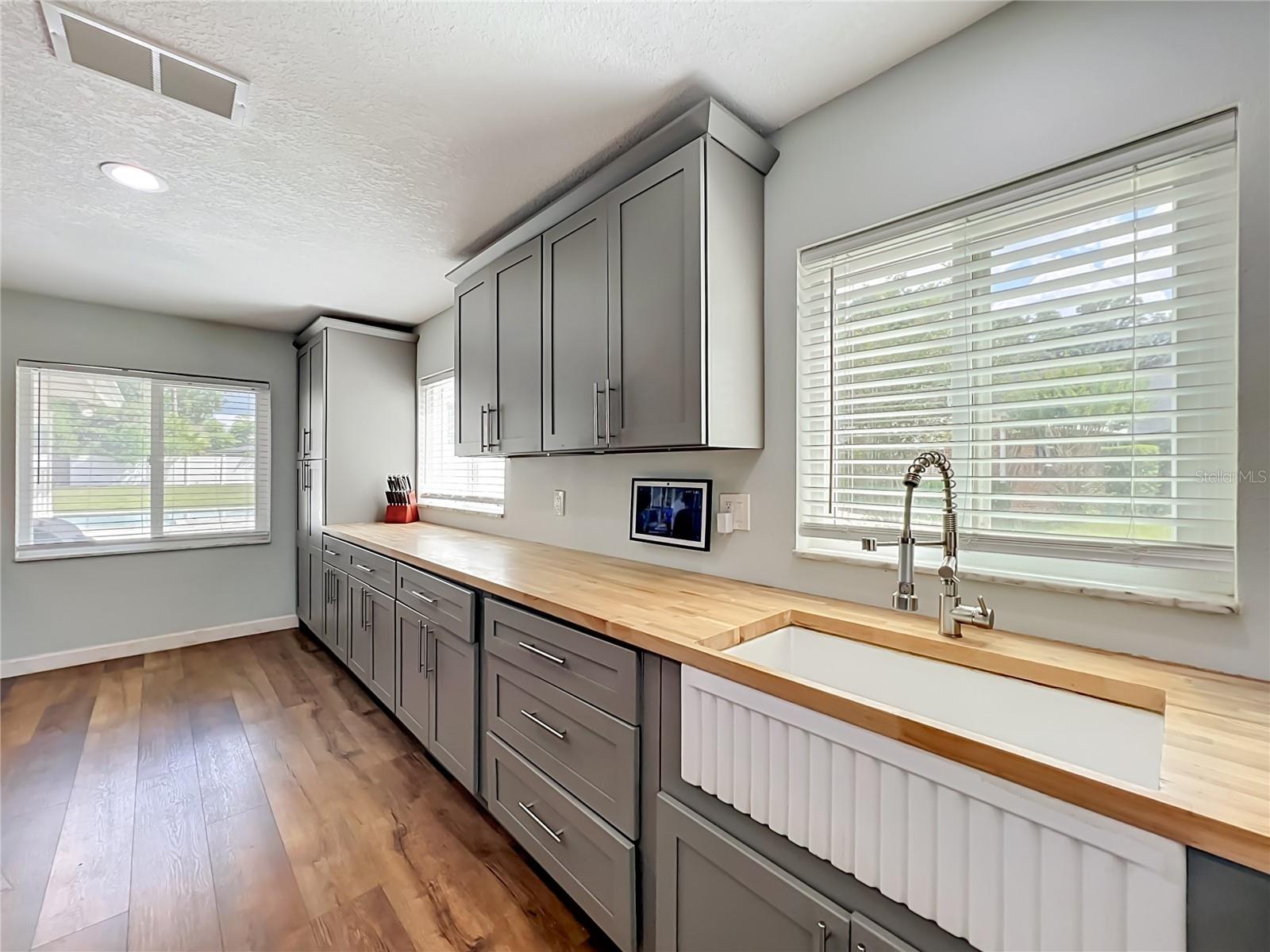 153 Variety Tree Cir Property Photo 10
