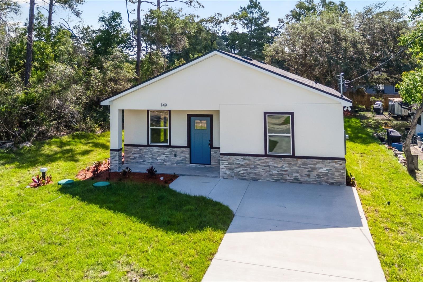 149 HICKORY AVE