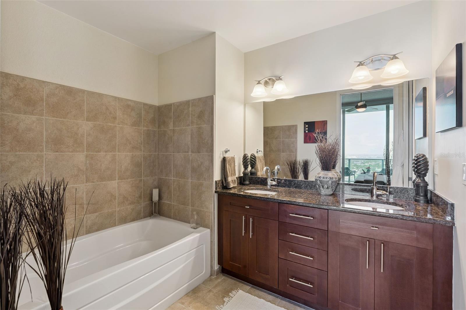150 E Robinson St #3104-1 Property Photo 28