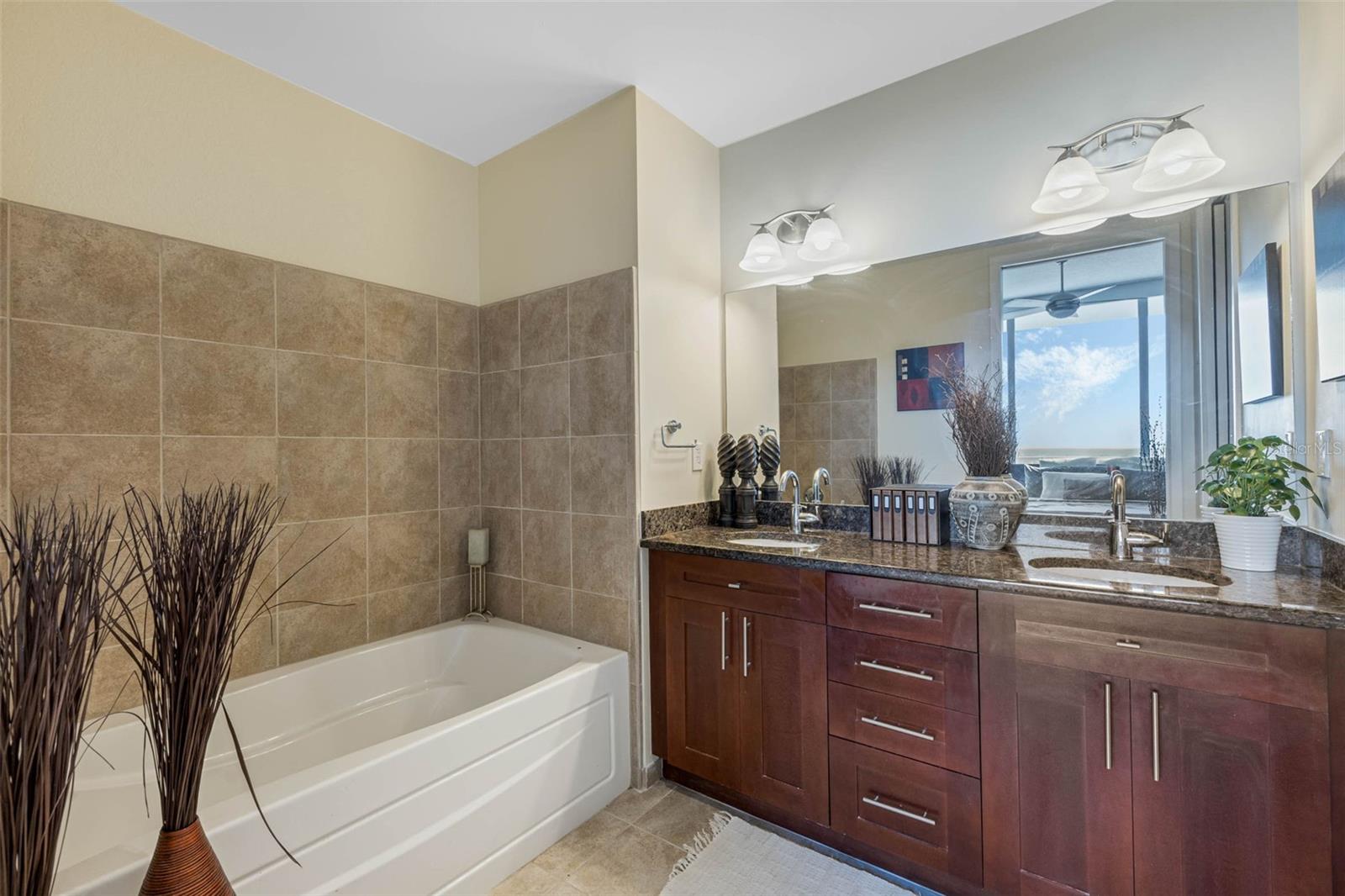 150 E Robinson St #3104-1 Property Photo 29