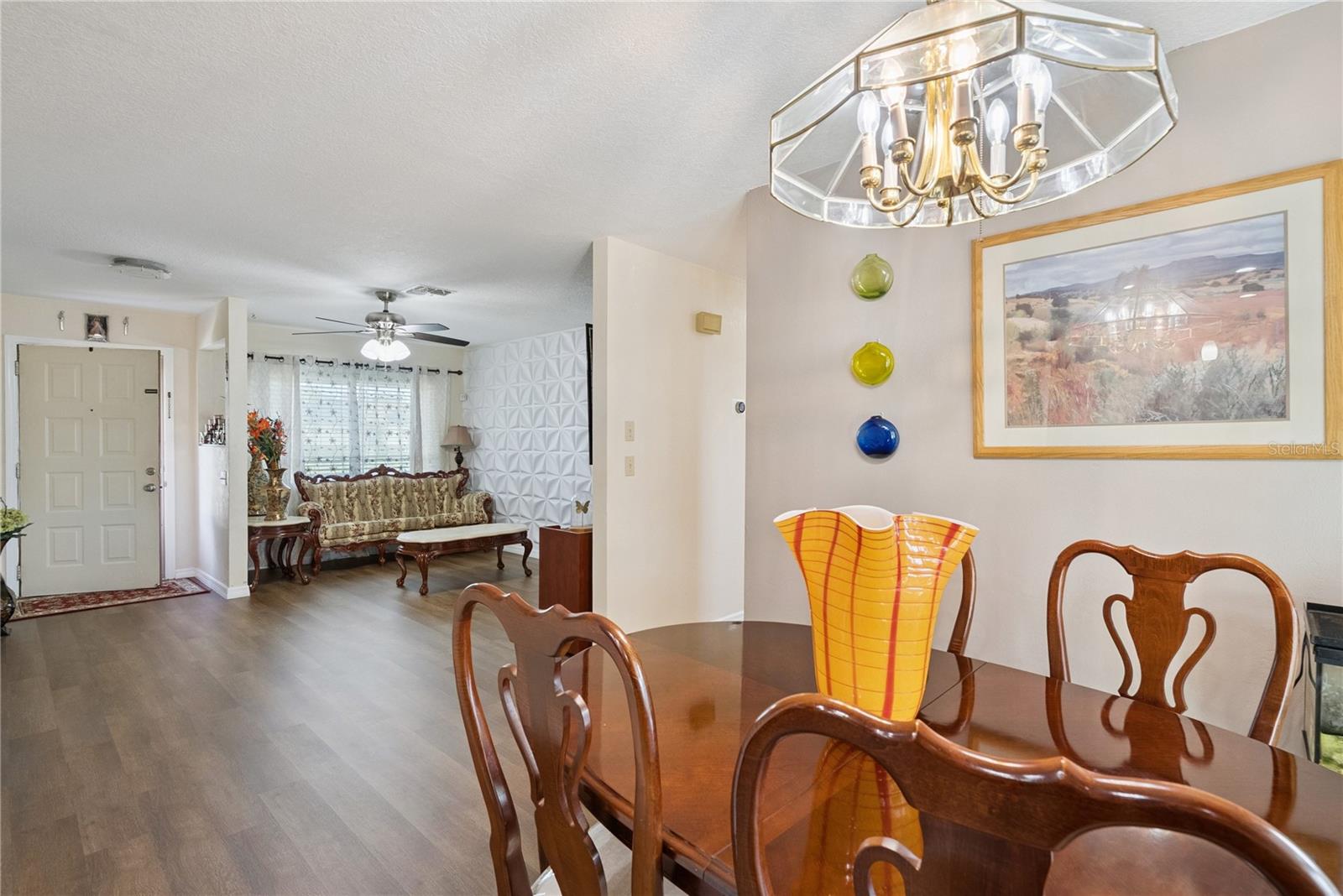 1405 Coronet Dr Property Photo 3