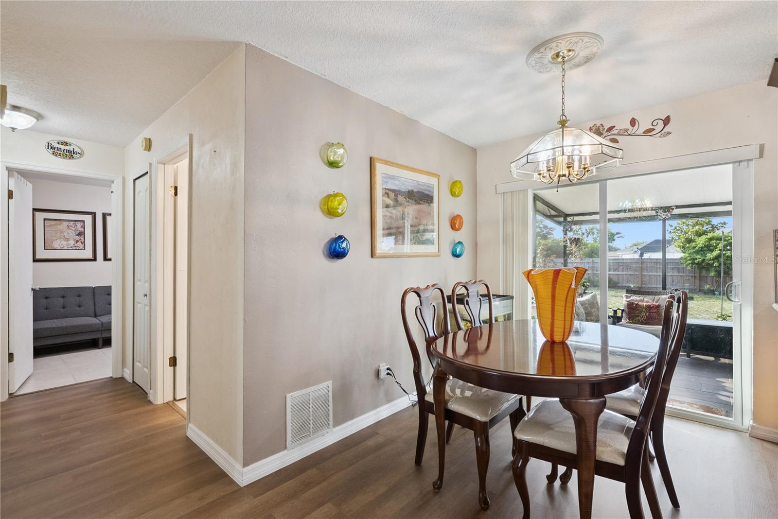 1405 Coronet Dr Property Photo 4