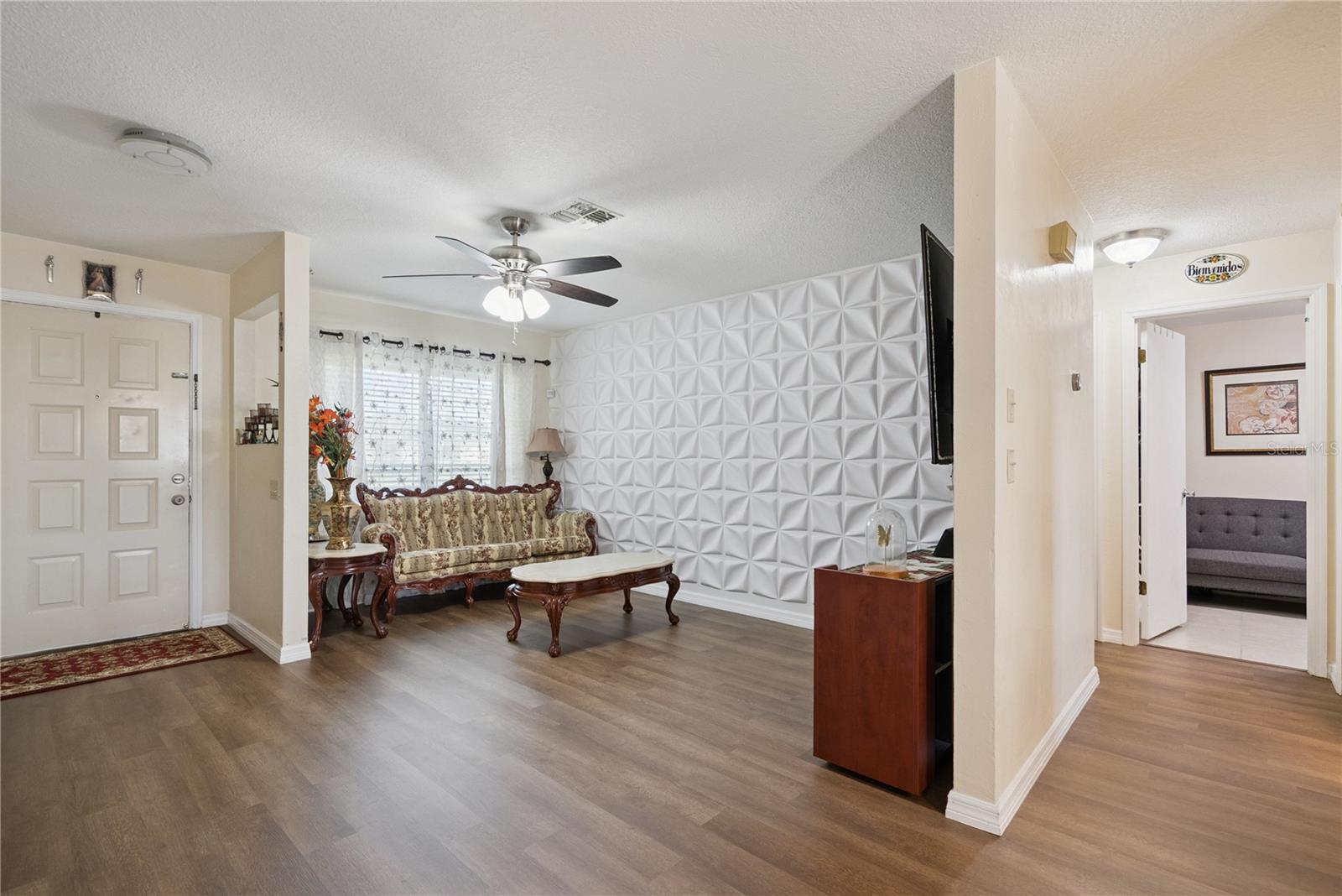 1405 Coronet Dr Property Photo 5