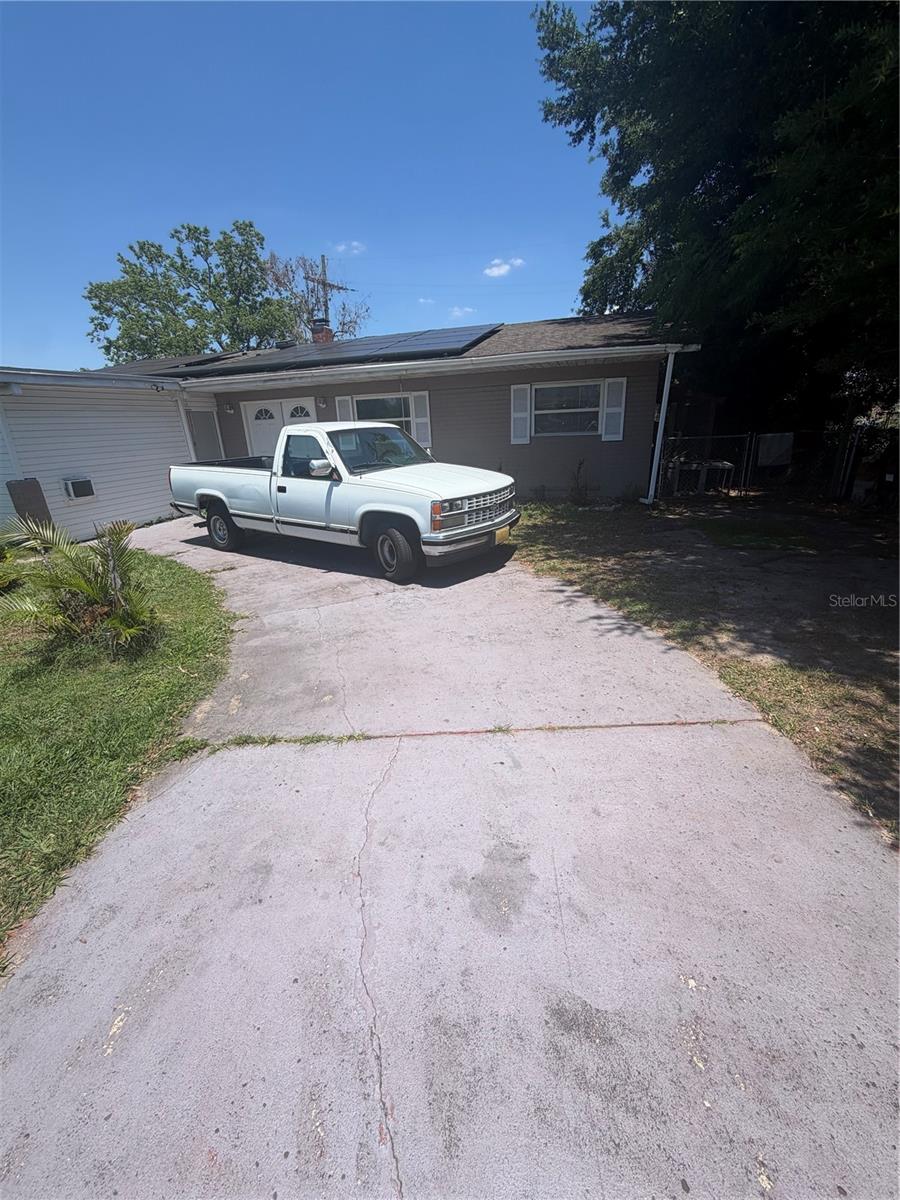 5801 Brookgreen Ave Property Photo 6