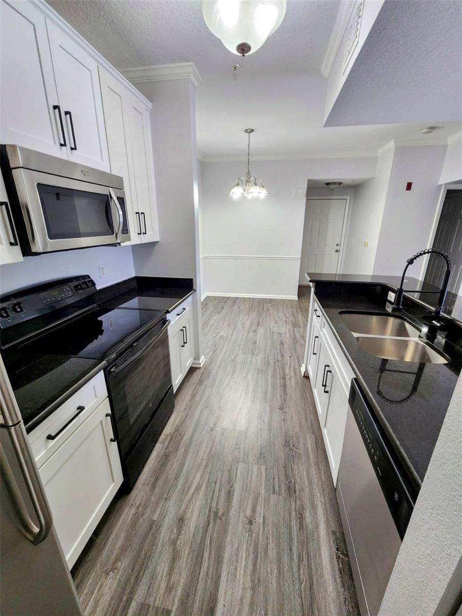 14316 Fredricksburg Dr #514 Property Photo 6