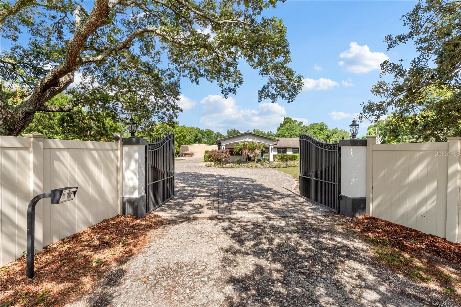 524 Eden Park Property Photo 2