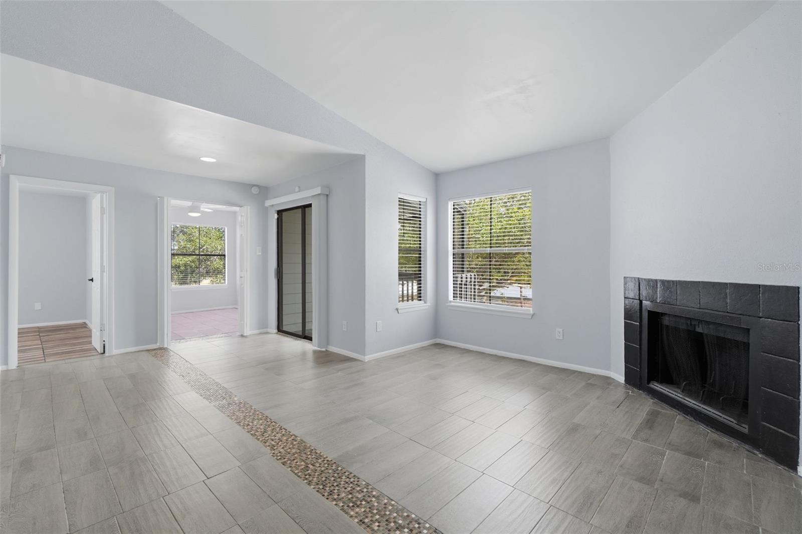 3716 Idlebrook Cir #212 Property Photo 3