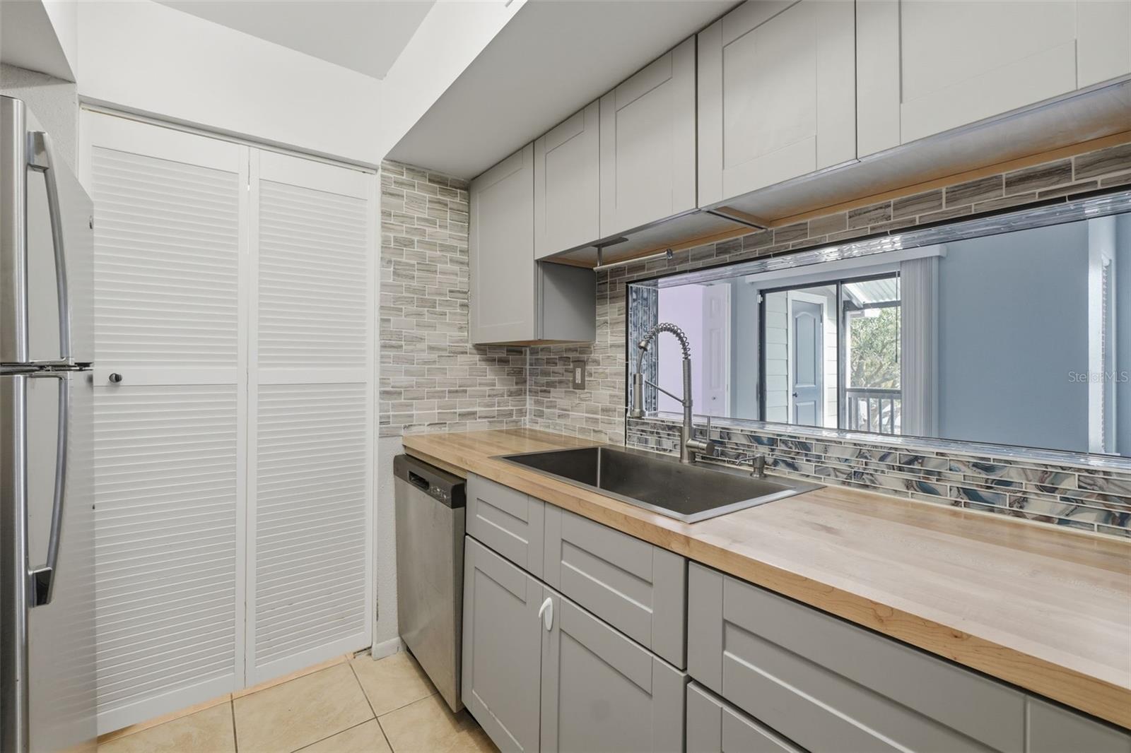 3716 Idlebrook Cir #212 Property Photo 10