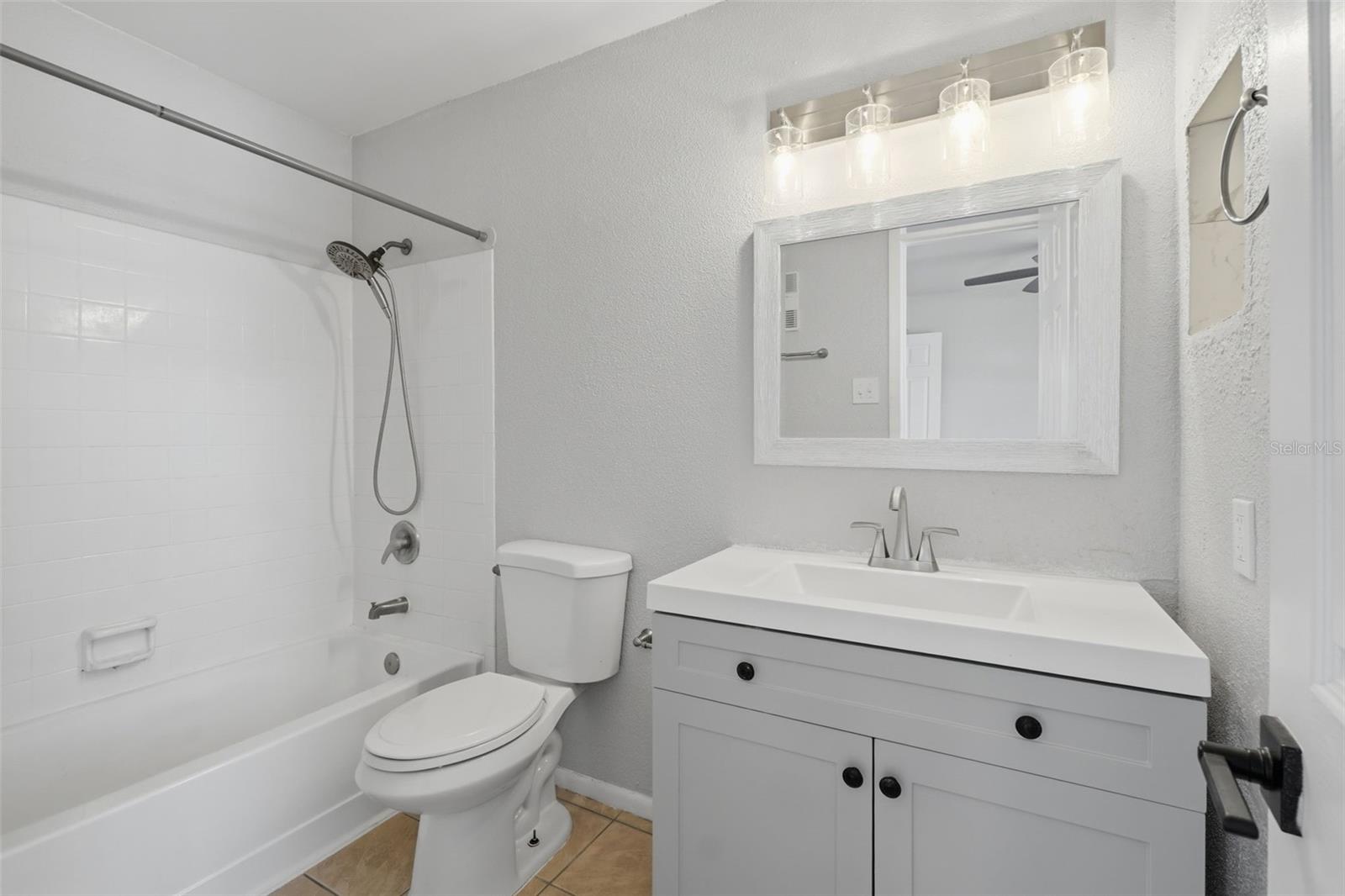 3716 Idlebrook Cir #212 Property Photo 13