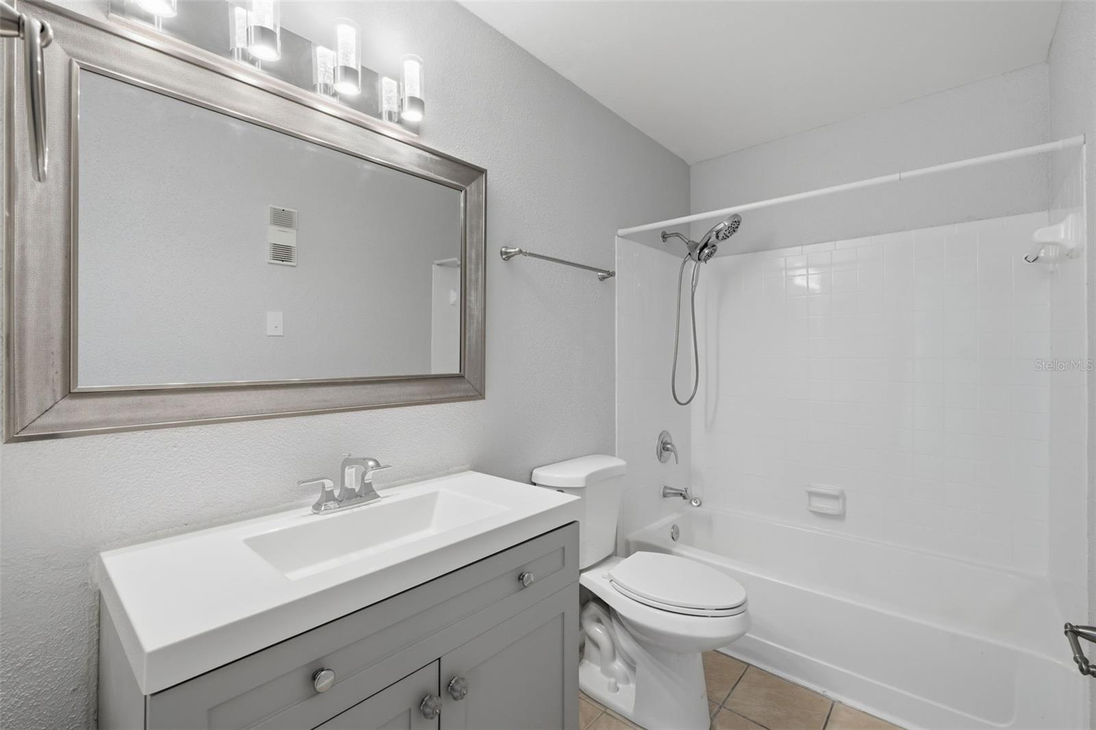 3716 Idlebrook Cir #212 Property Photo 16