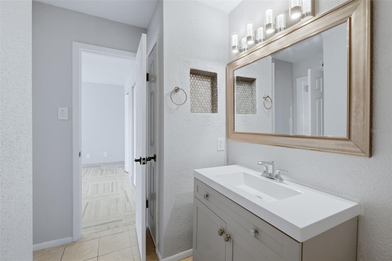 3716 Idlebrook Cir #212 Property Photo 17
