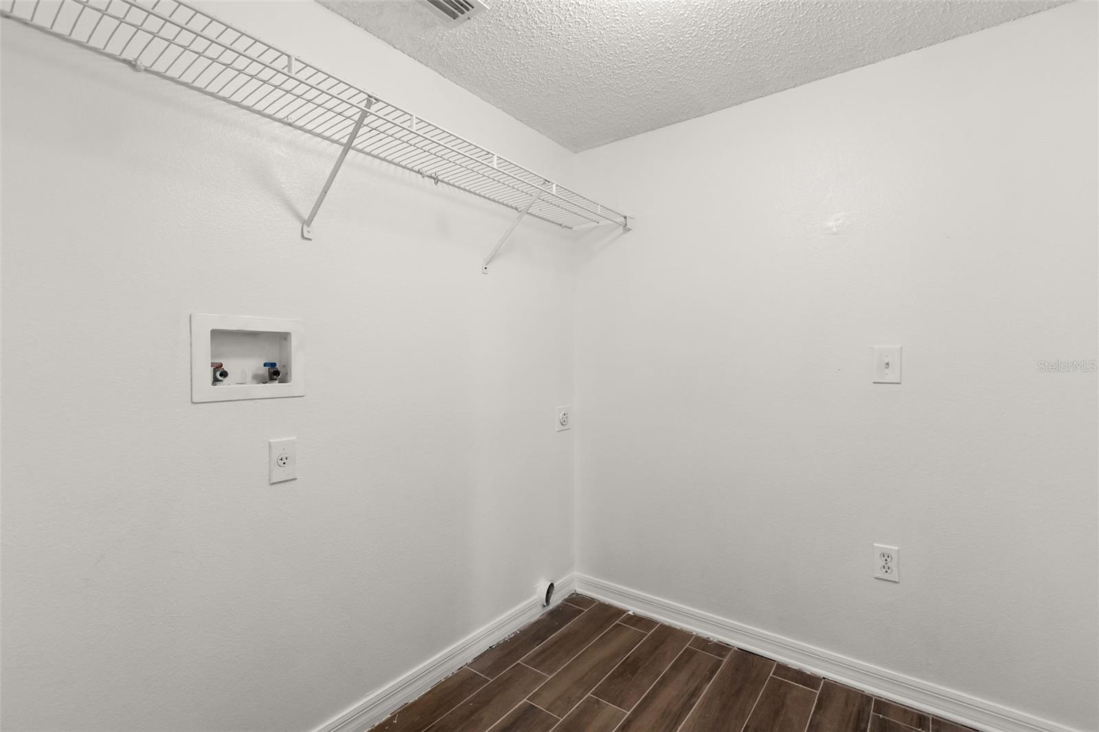 4232 Stonefield Dr Property Photo 31