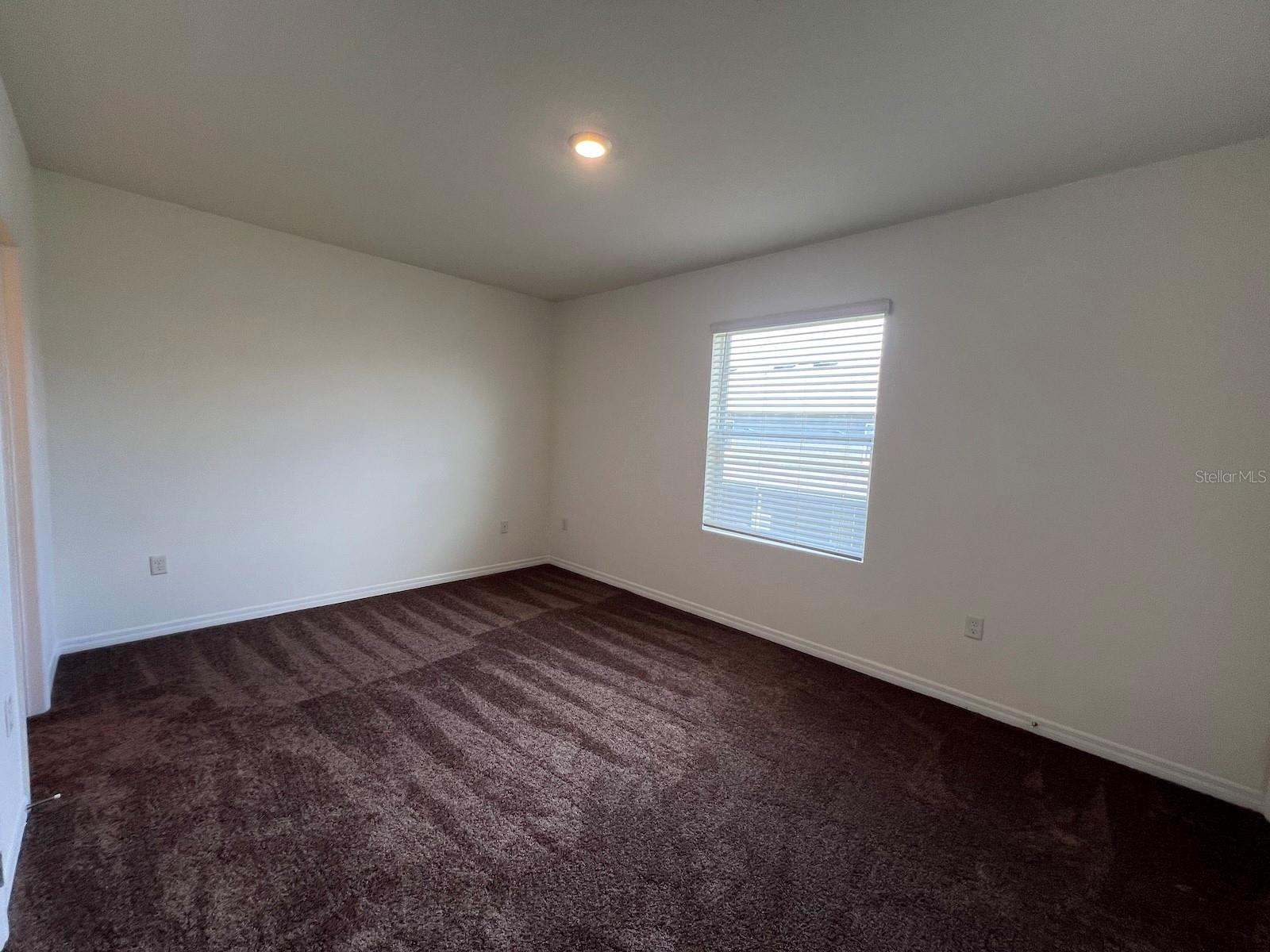 1370 Yellow Finch Dr Property Photo 12