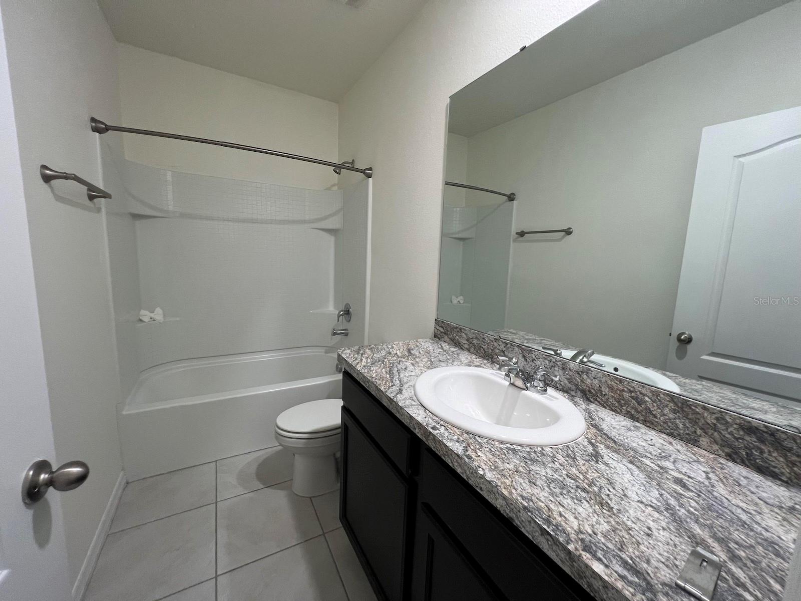 1370 Yellow Finch Dr Property Photo 22