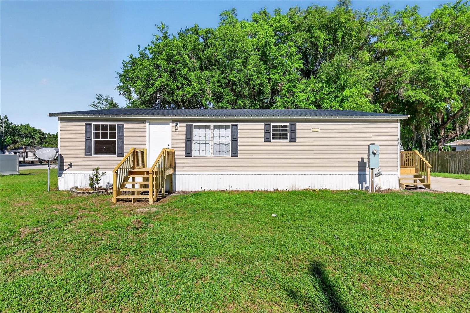 3181 County Road 521b Property Photo 1