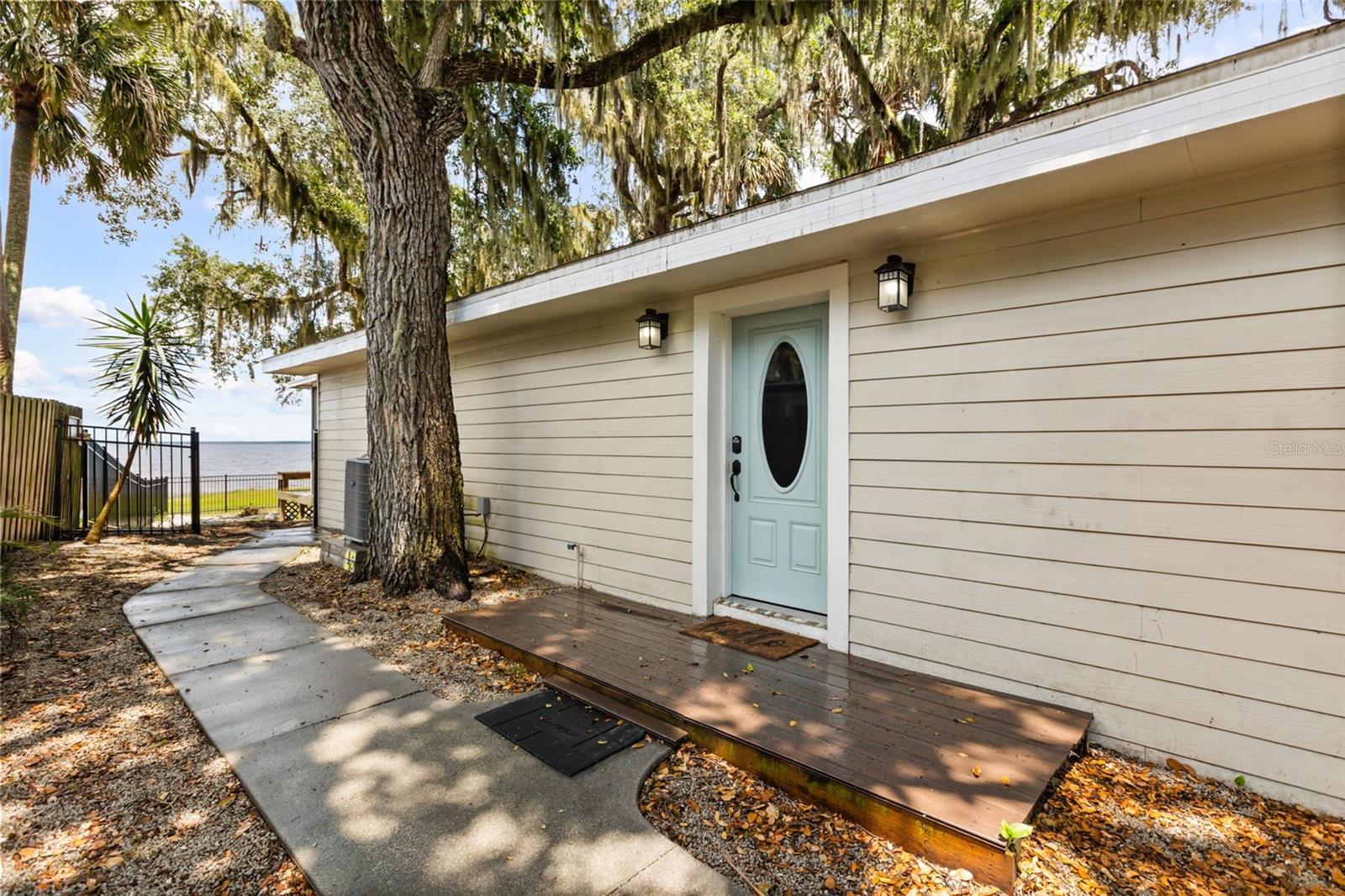 2462 FORT LANE RD