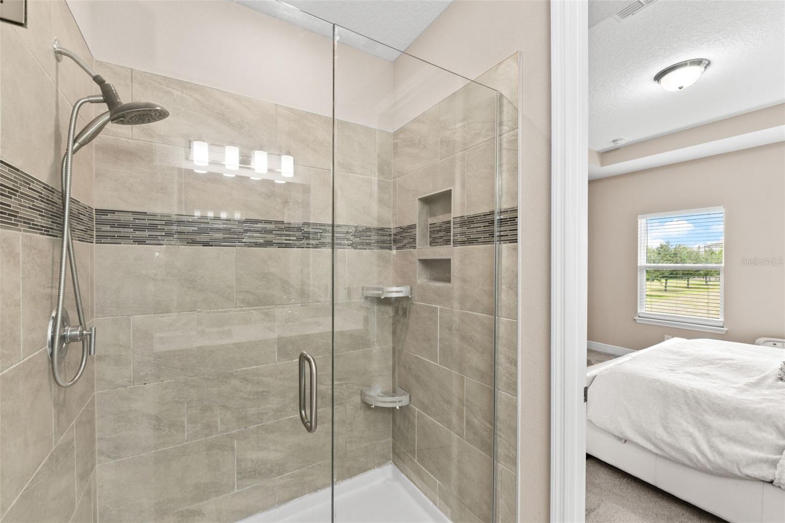 7043 Carrickbend Ln Property Photo 35