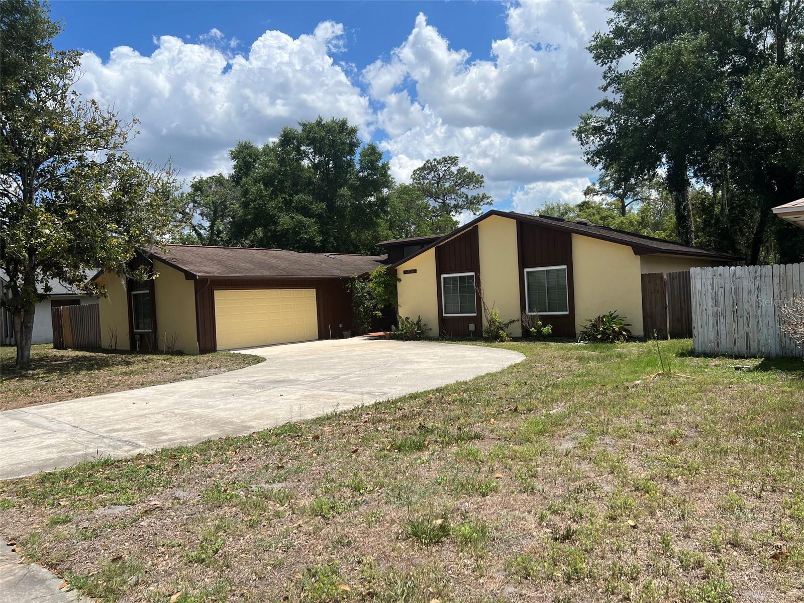 4576 NORTH LN Property Photo 1